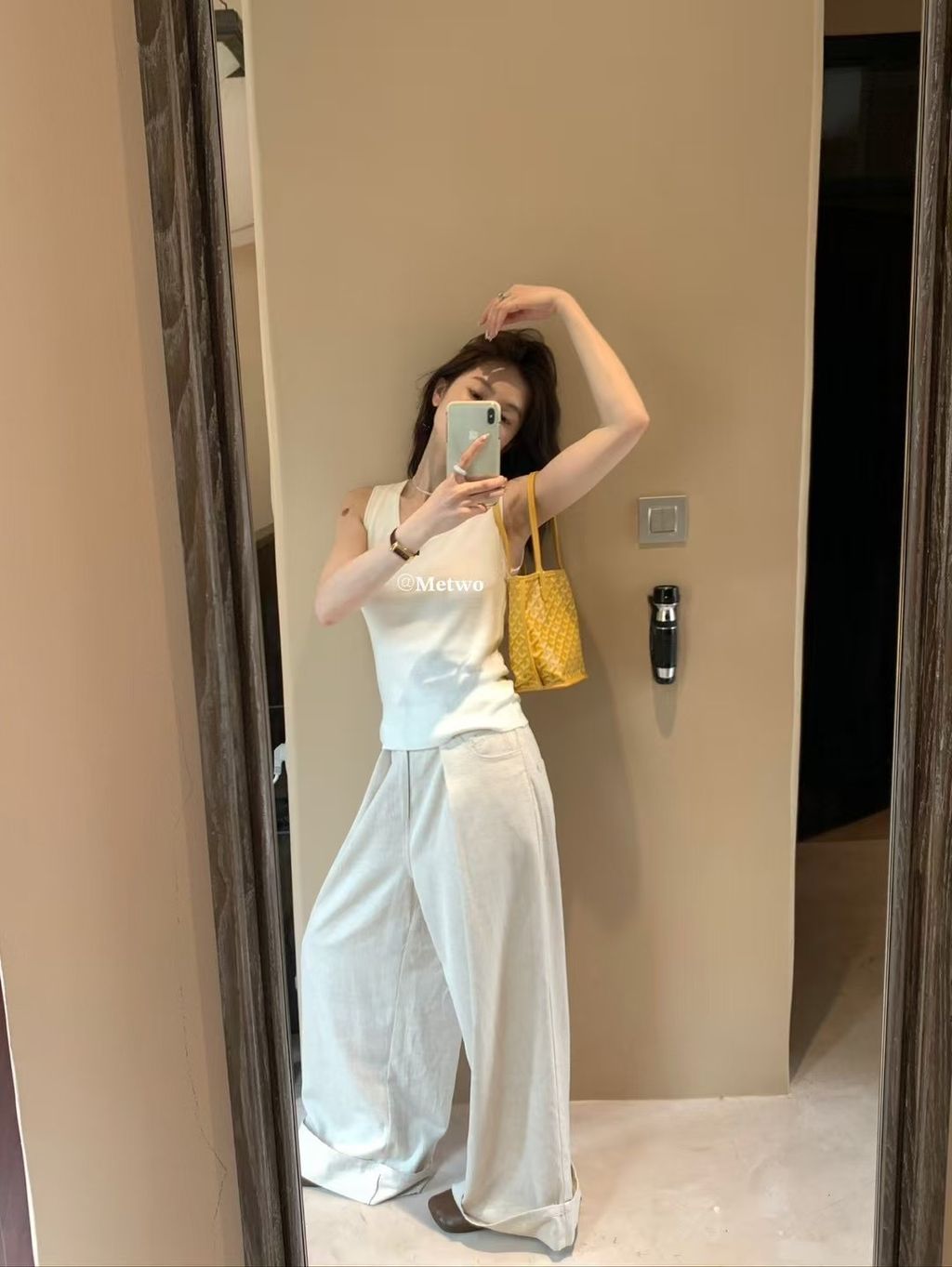 0EE83AB9-6ACA-404A-9F23-58E01D52AABC