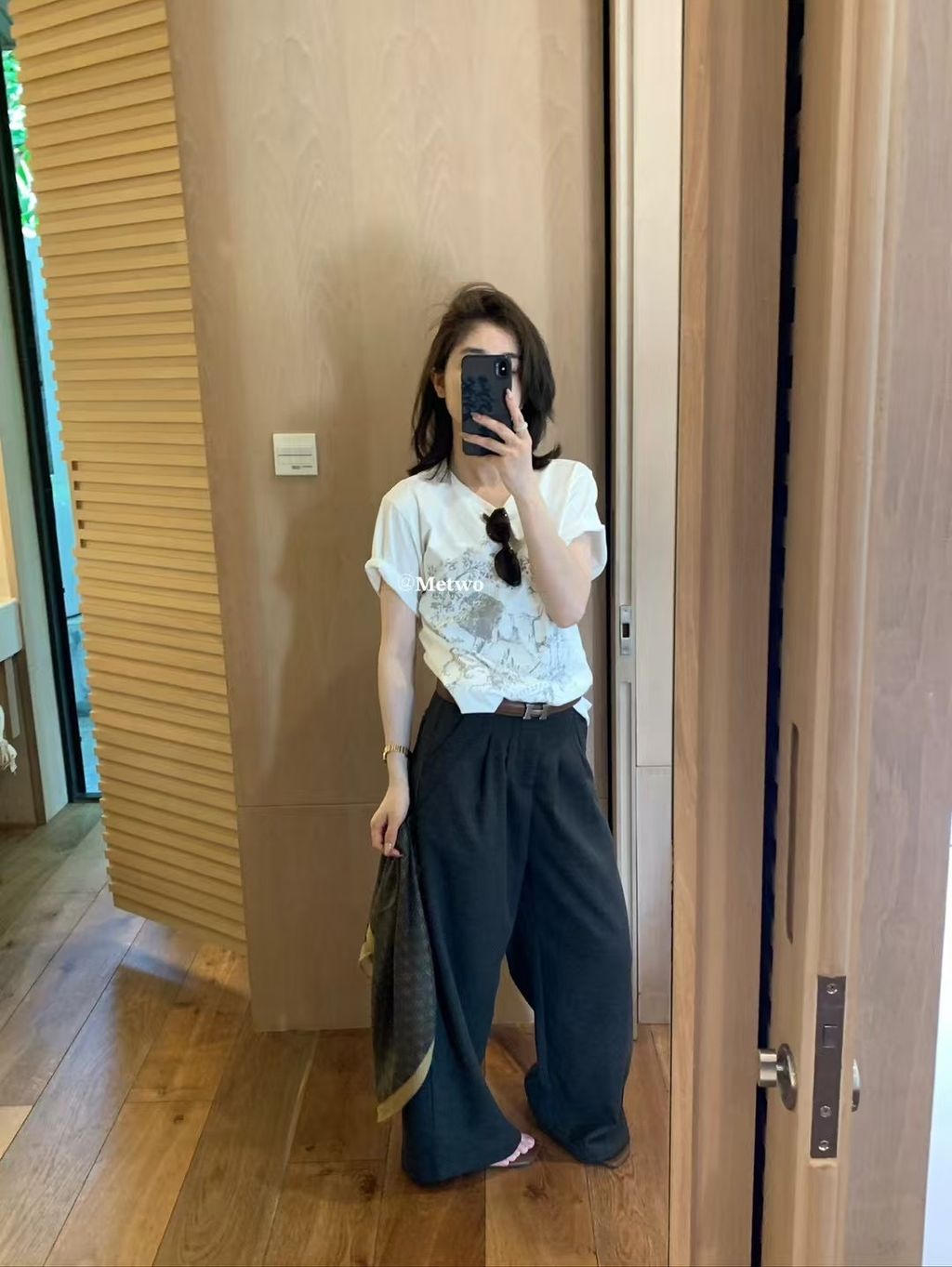 DBD8B10A-272C-4216-B39B-8D2430EBE9BD