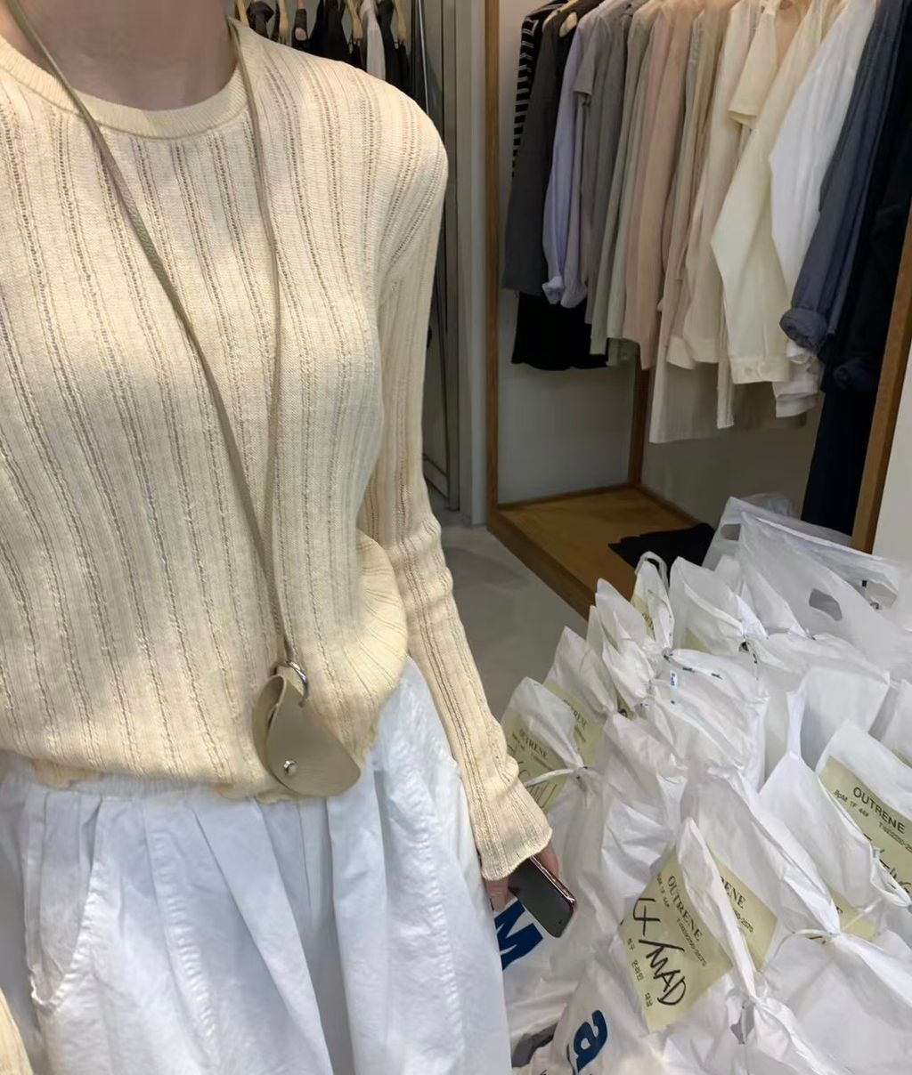 8ED8F48F-71ED-44CA-8433-DBFA79F5CCC8