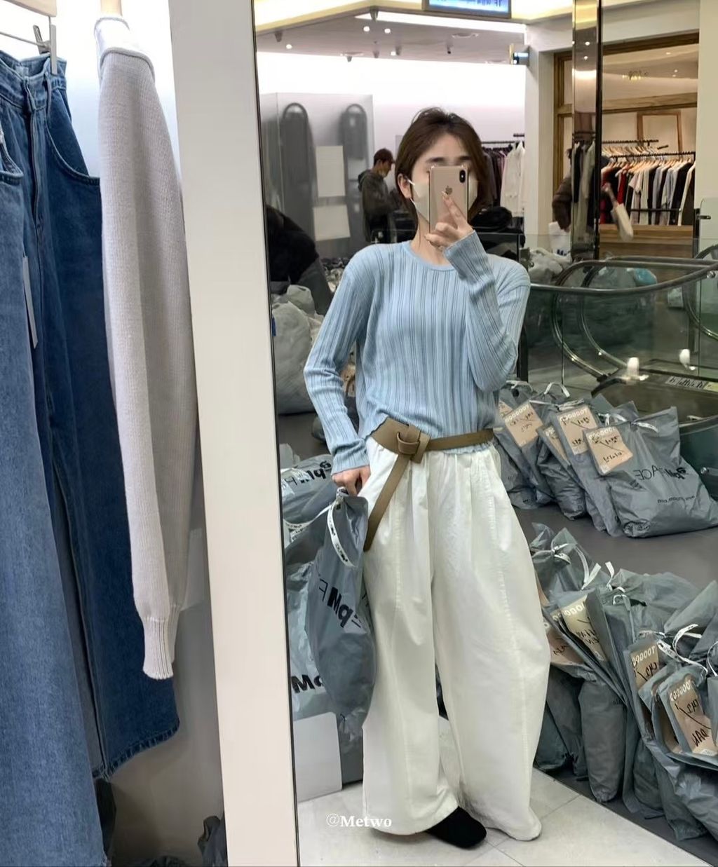 AD3E90BC-99F7-482D-AF9F-F261F7CFF5EF