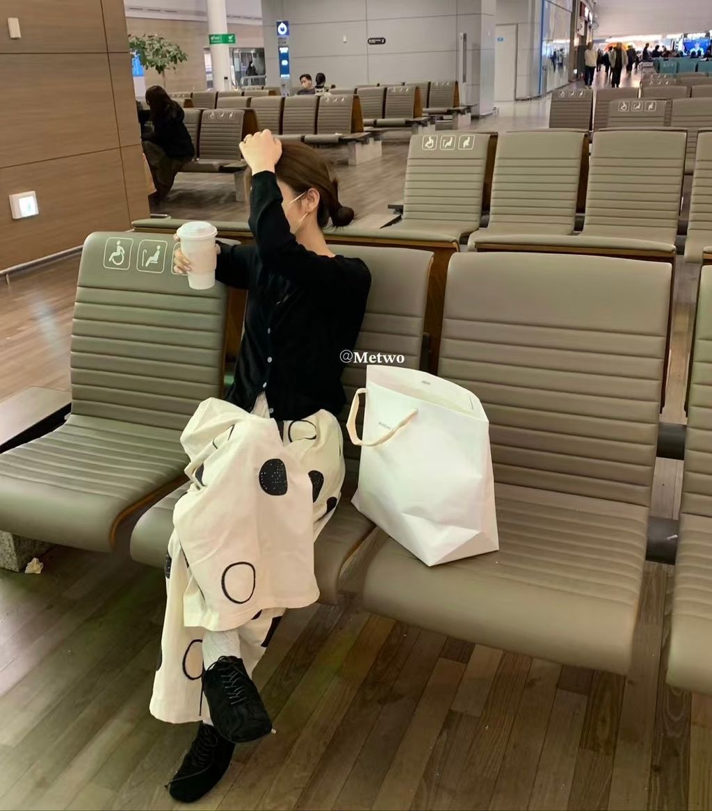 DAB8DDE7-BE29-456B-BE96-8EB603C8C8C8