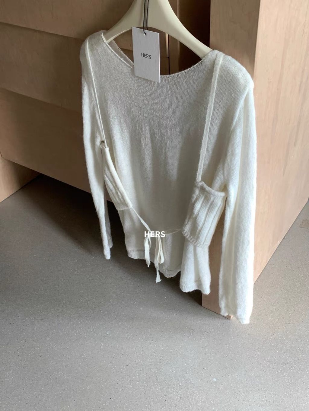 4A61AEA4-F347-4096-B2FC-E5F0F59627F7