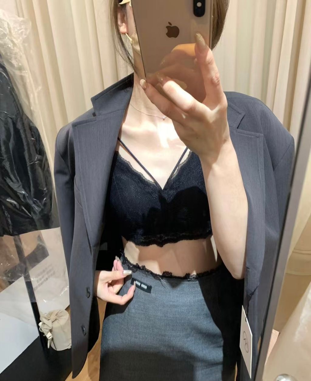 F4E045A5-3A10-45F2-AC10-93FA9EC80F6F