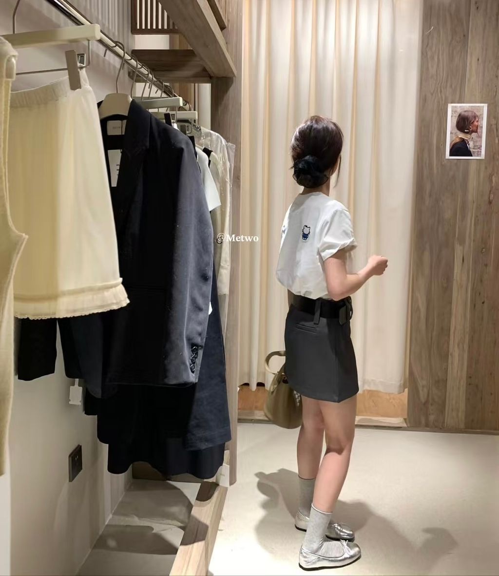 E95D0B4E-744C-4202-BEBE-93F4B8A37C23