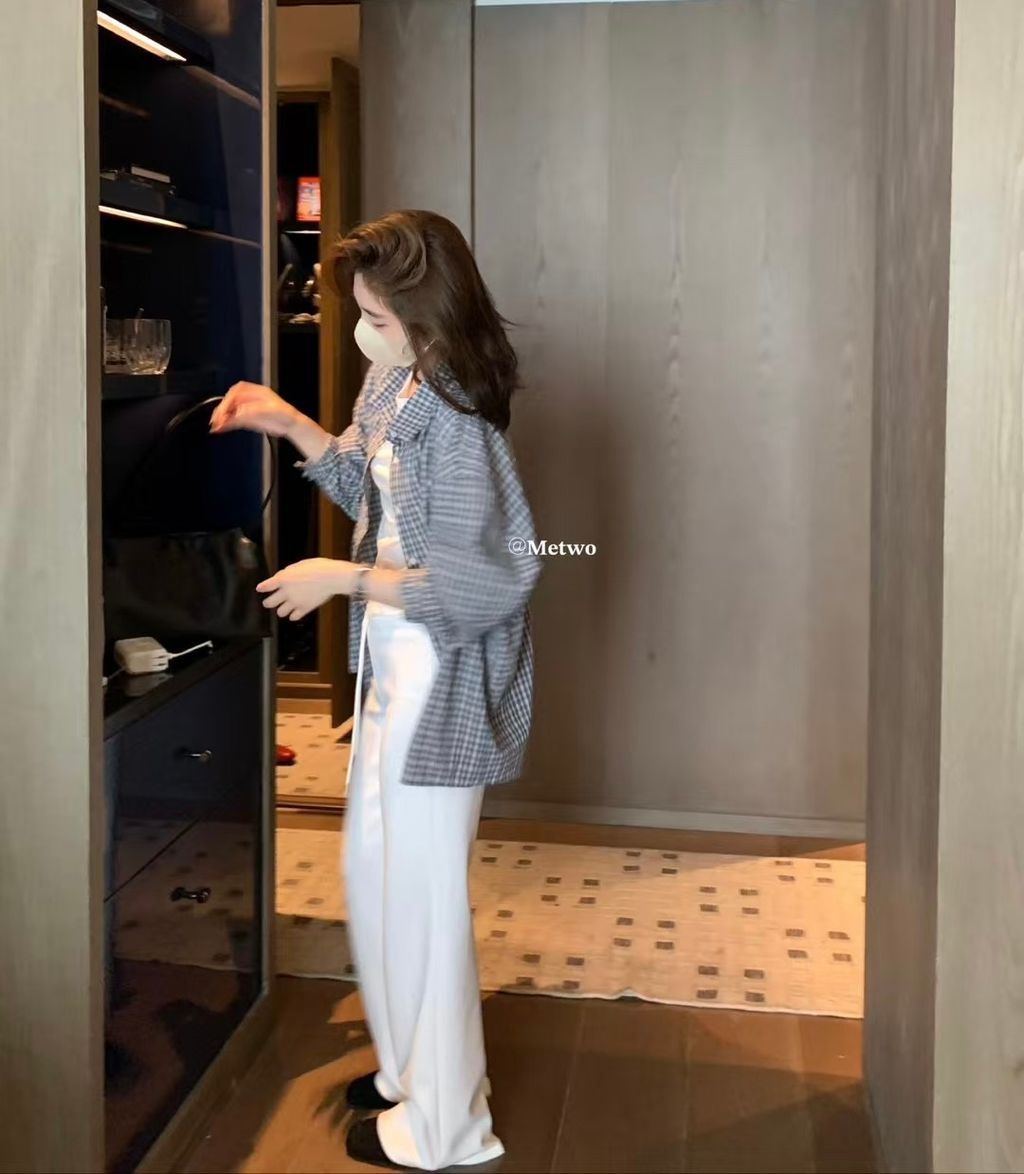 5B9C7DC1-1085-476D-A8F2-84D36B8802AC