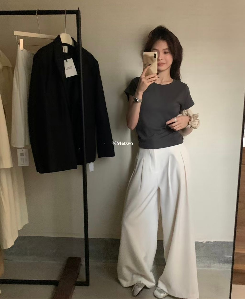 1B3AFFBA-1256-48D0-9EEE-E26B84B65656