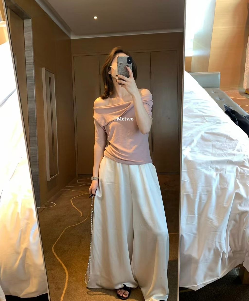 E74DC609-CB92-43A1-A7F0-F5D597C2EB7F