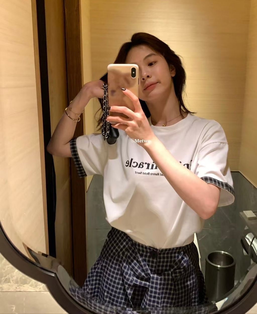 51DDD584-C900-4FEB-8C23-1C4DA6E37F22