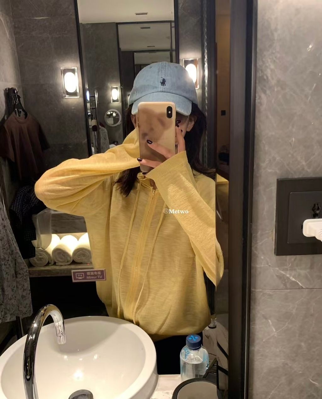 0CB0A1A0-8BC2-41BA-B7D5-AD3327A1D946