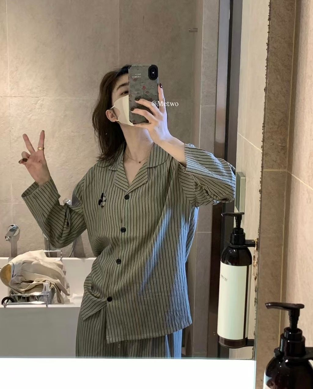 6A0C6ABF-C609-4137-9AE0-1D3898AFF742