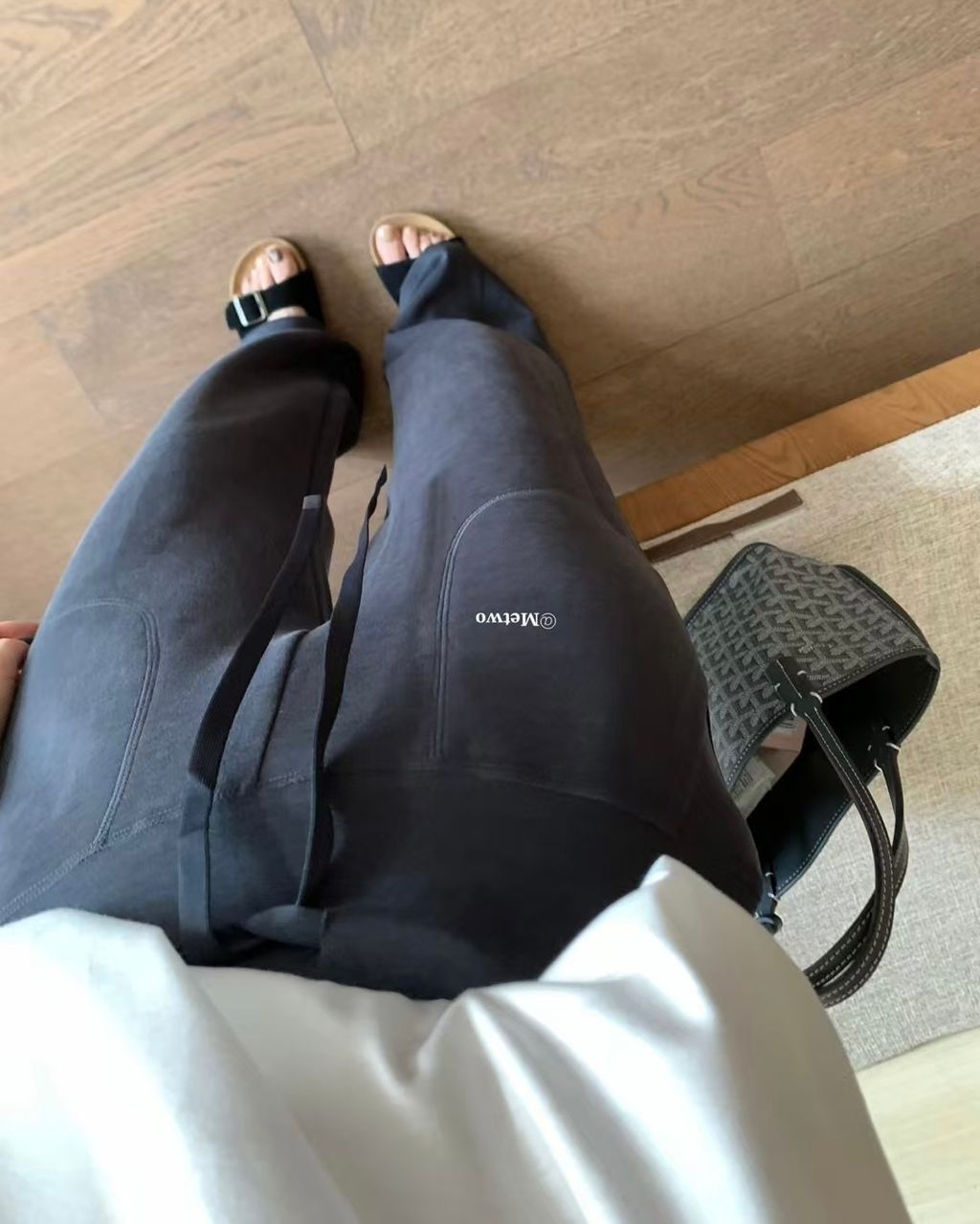 5578EFF2-E636-4D91-B871-9AB2B7761BE6