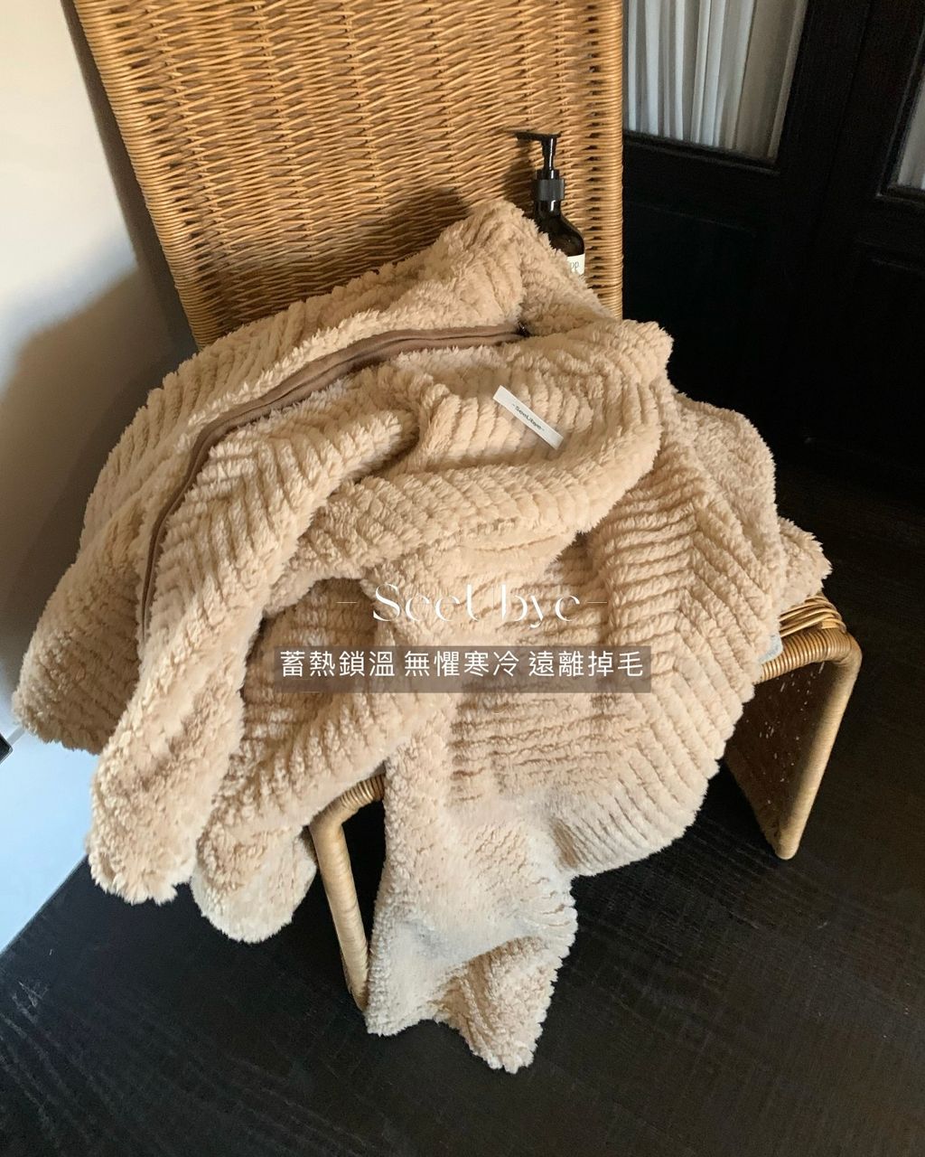 8704AE80-1B35-4BB5-B35C-B04AD8A6C992