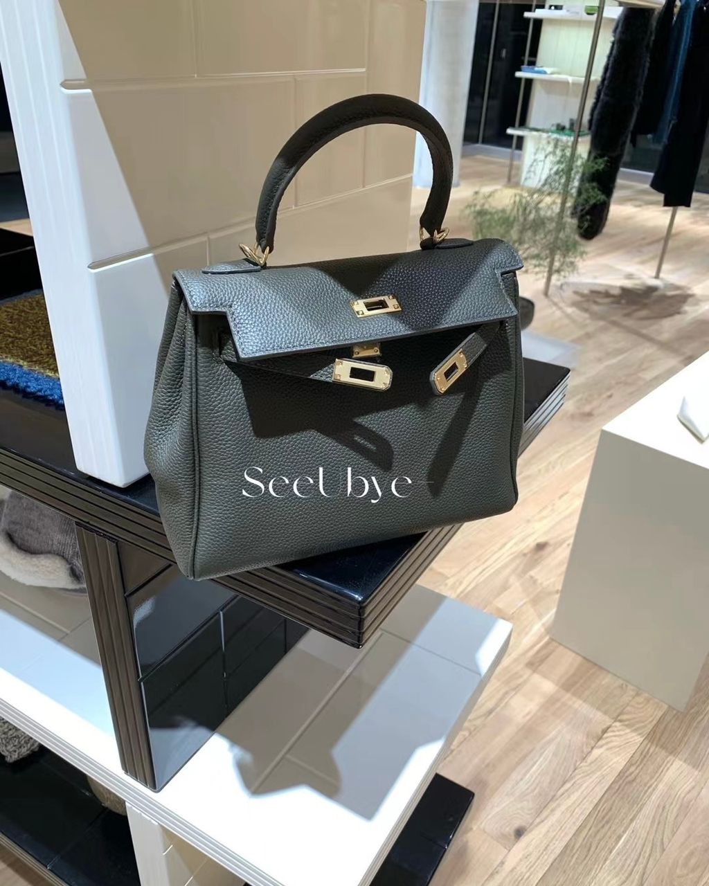 1ee8ed7b906729bcdb9567fe026b5439