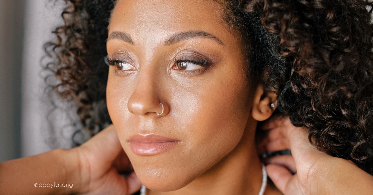 側鼻環怎麼戴？