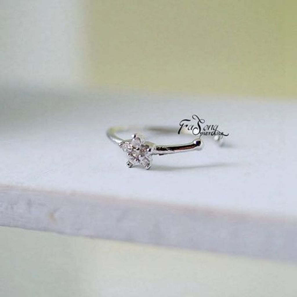 可當側鼻環、夾式唇環、假鼻環的密鑲小花開口環