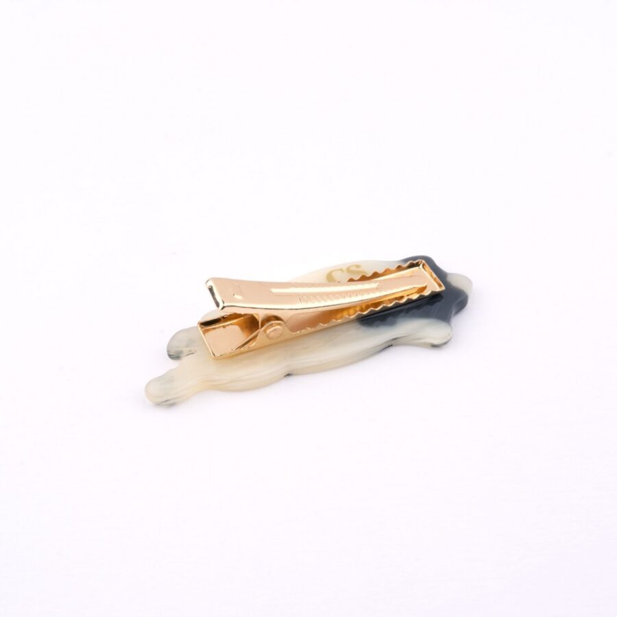 pug-hair-clip-1-900x900