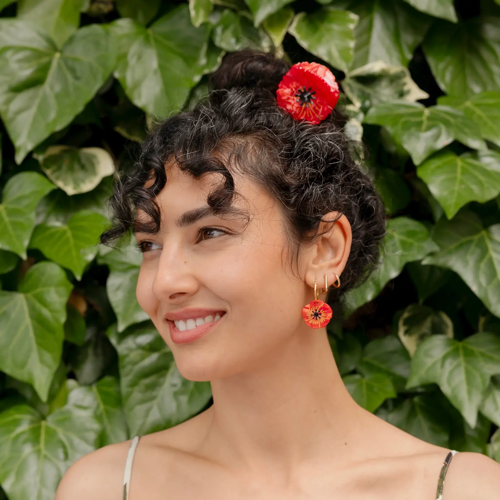 coucou-suzette-accessoire-accessory-cadeau-gift-tendance-mode-trendy-fashion-flower-power-pince-cheveux-hair-claw-printemps-spring-coquelicot-poppy-fleur-flower-rouge-red