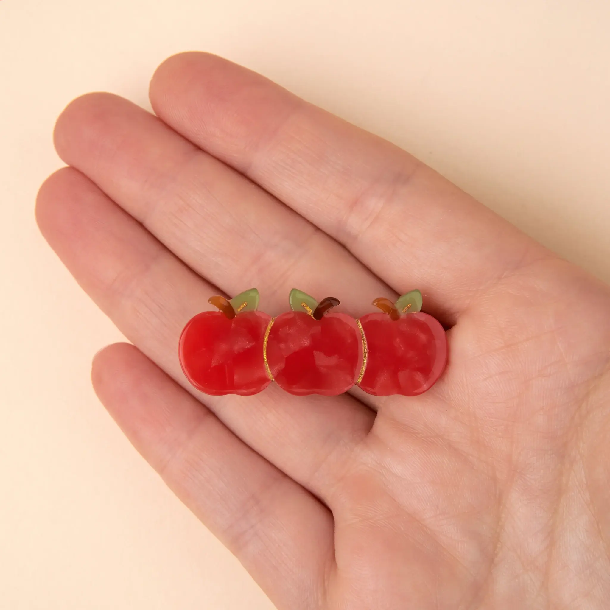 coucou-suzette-accessoire-accessory-cadeau-gift-tendance-mode-trendy-fashion-dinette-automne-fall-tea-party-barrette-cheveux-hair-clip-pomme-apple-fruit-red-rouge1