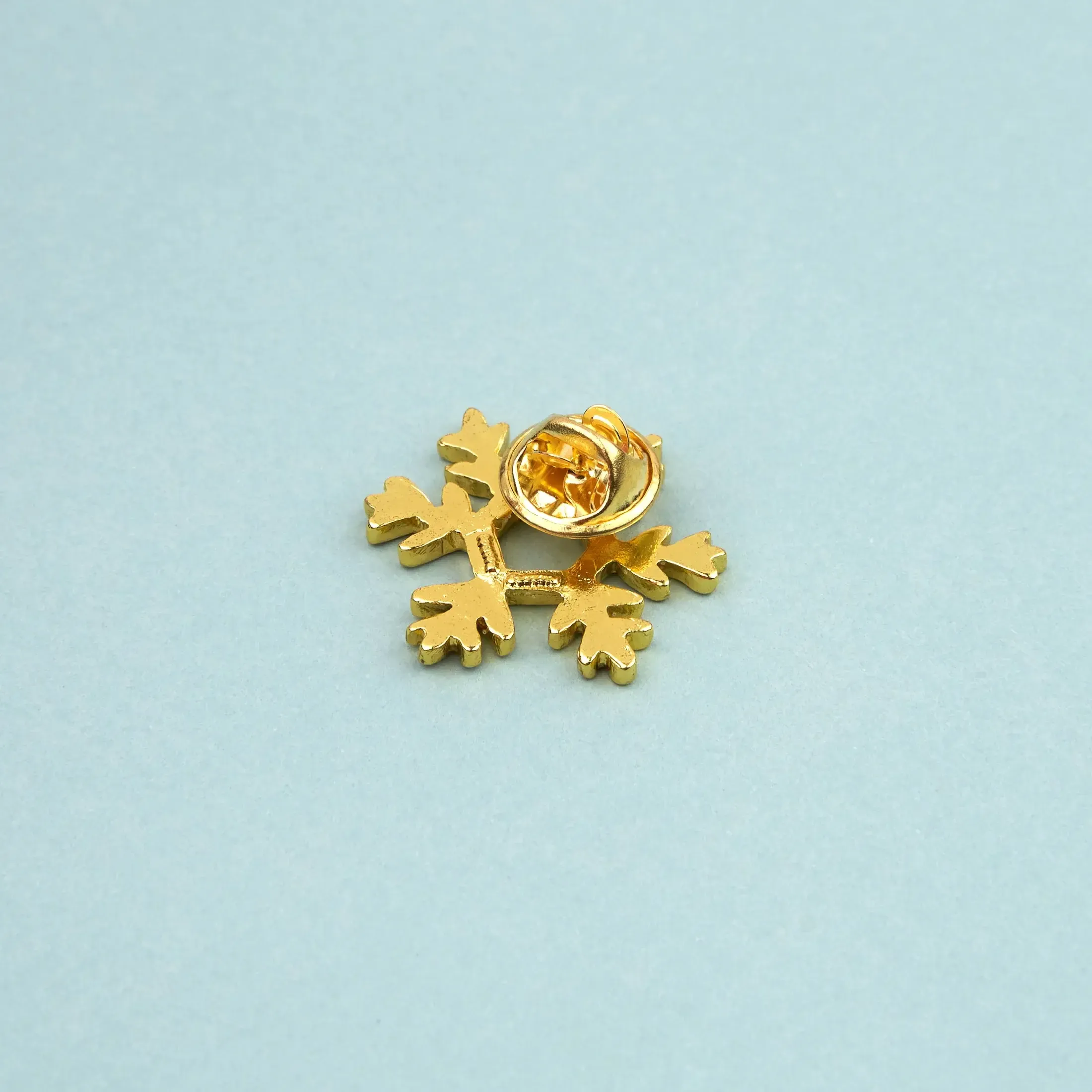 coucou-suzette-accessoire-accessory-cadeau-gift-tendance-mode-trendy-fashion-noel-christmas-winter-hiver-chalet-fete-festive-season-holidays-pin-pins-flocon-snowflake-paillettes-glitt_1ed77a1e-3d2f-4916-b371-d7f95658887f