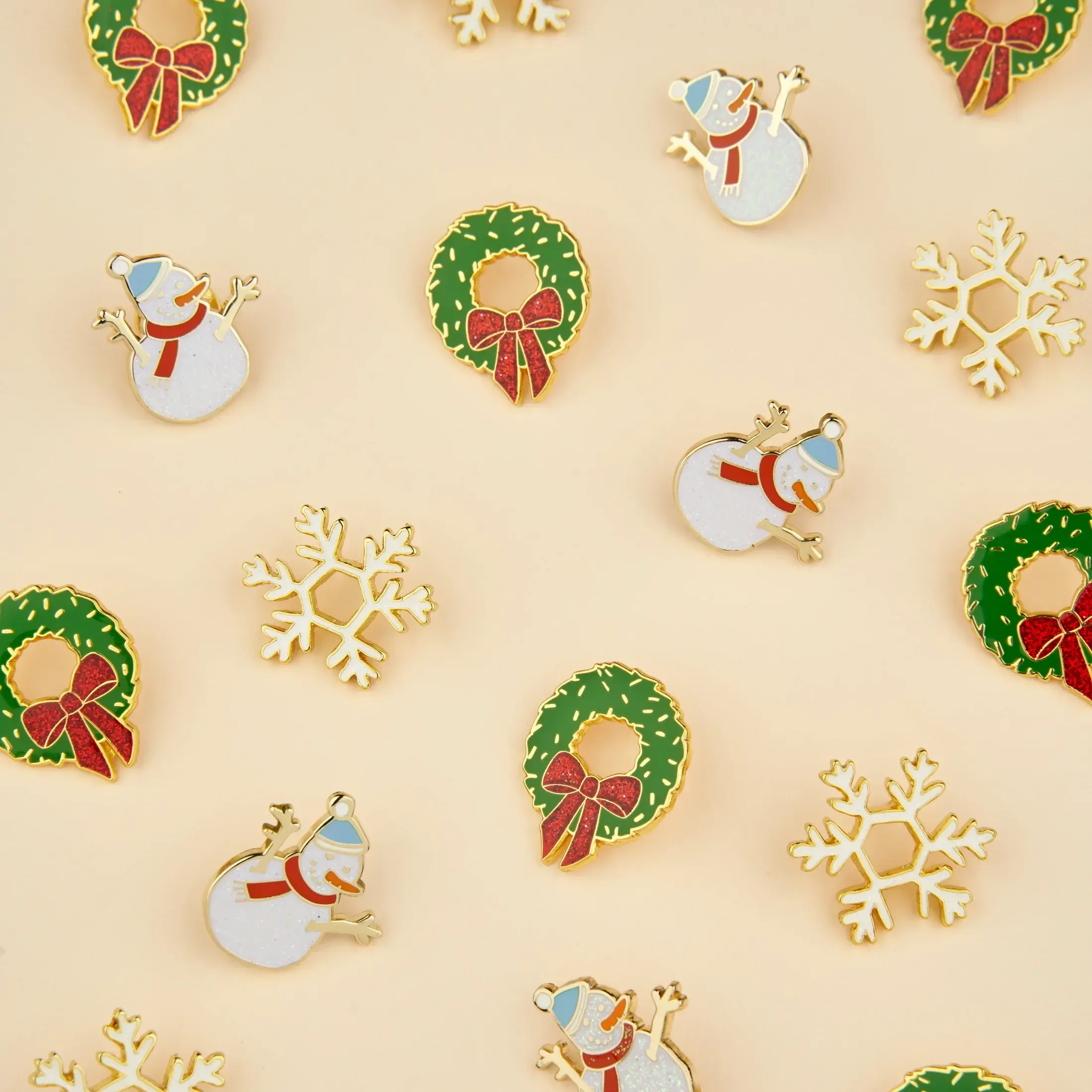 coucou-suzette-accessoire-accessory-cadeau-gift-tendance-mode-trendy-fashion-noel-christmas-winter-hiver-chalet-fete-festive-season-holidays-pin-pins-neige-paillettes-glitters-nouveau