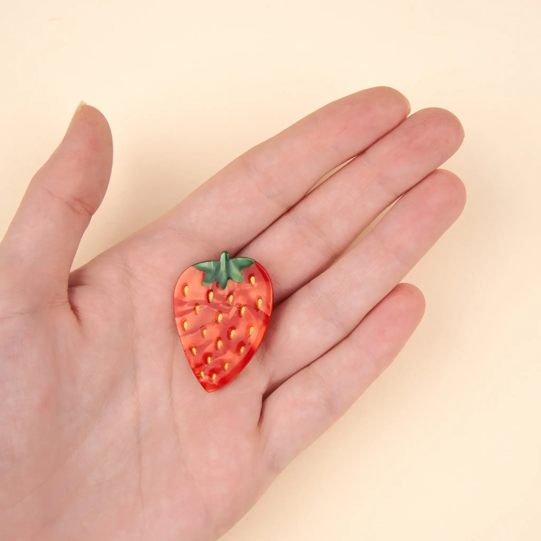 coucou-suzette-accessoire-accessory-cadeau-gift-tendance-mode-trendy-fashion-joli-jardin-lovely-garden-barrette-cheveux-hair-clip-printemps-spring-fraise-strawberry-fruit-rouge-red1