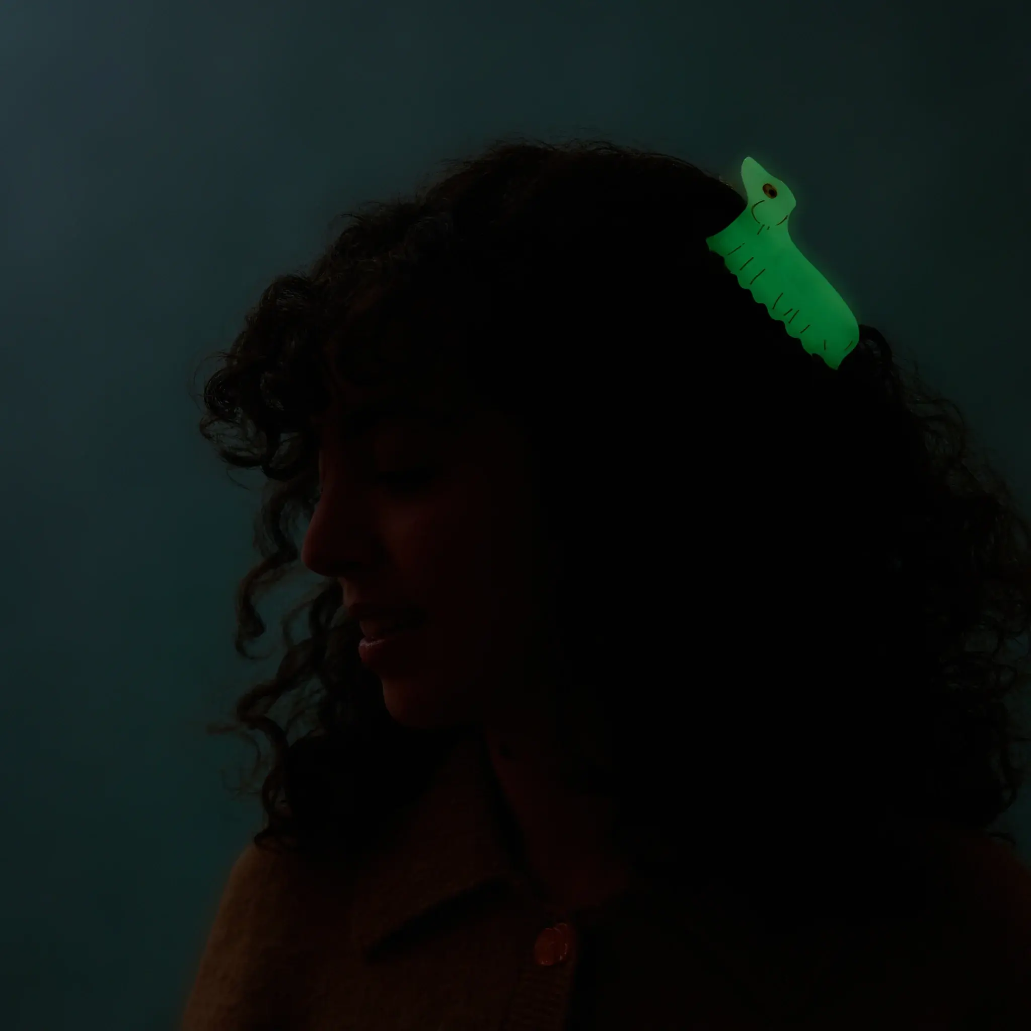 coucou-suzette-accessoire-accessory-cadeau-gift-tendance-mode-trendy-fashion-boo-halloween-automne-autumn-pince-cheveux-hair-claw-acetate-ghost-fantome-dachshund-teckel-phosporescent_8eb059d3-eb3e-49eb-b6c4-a2a015fa026a