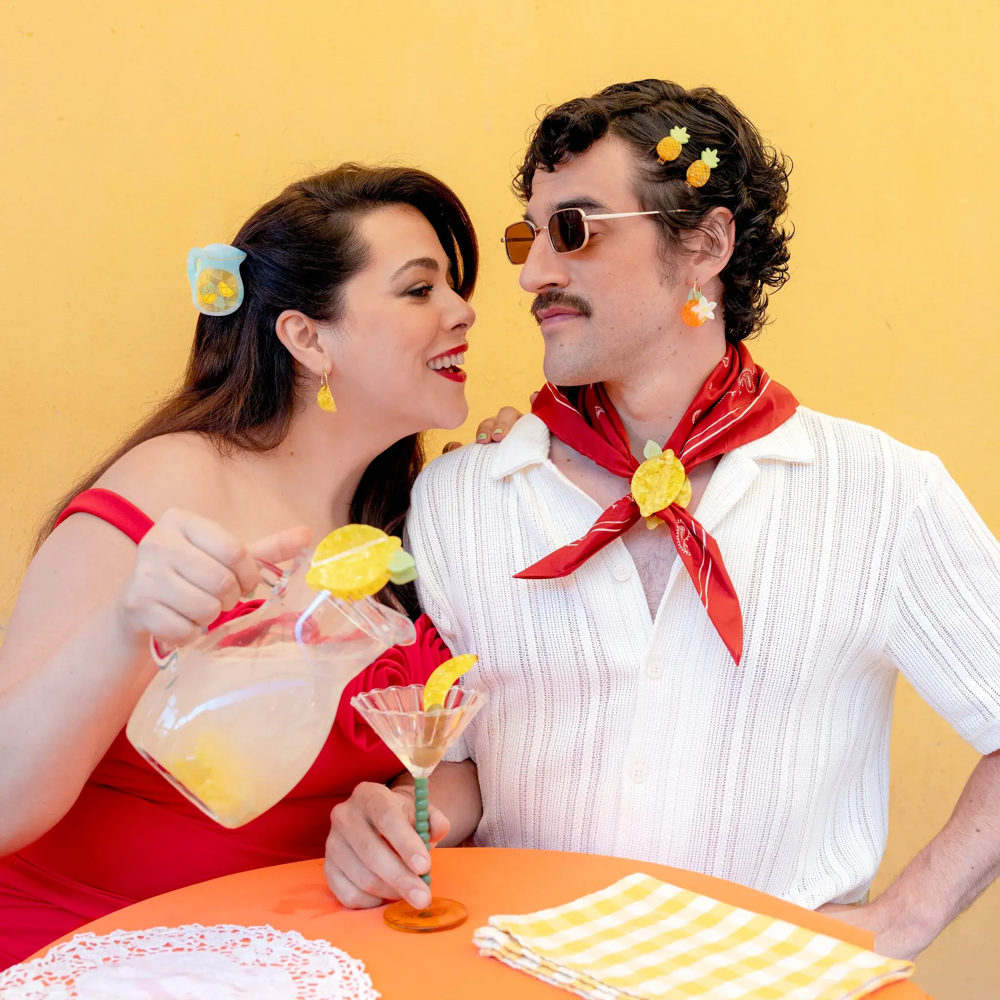 coucou-suzette-accessoire-accessory-cadeau-gift-tendance-mode-trendy-fashion-vitamine-vitamin-pince-cheveux-hair-claw-ete-summer-limonade-citron-lemon-carafe-jaune-yellow-bleu-blue-cr