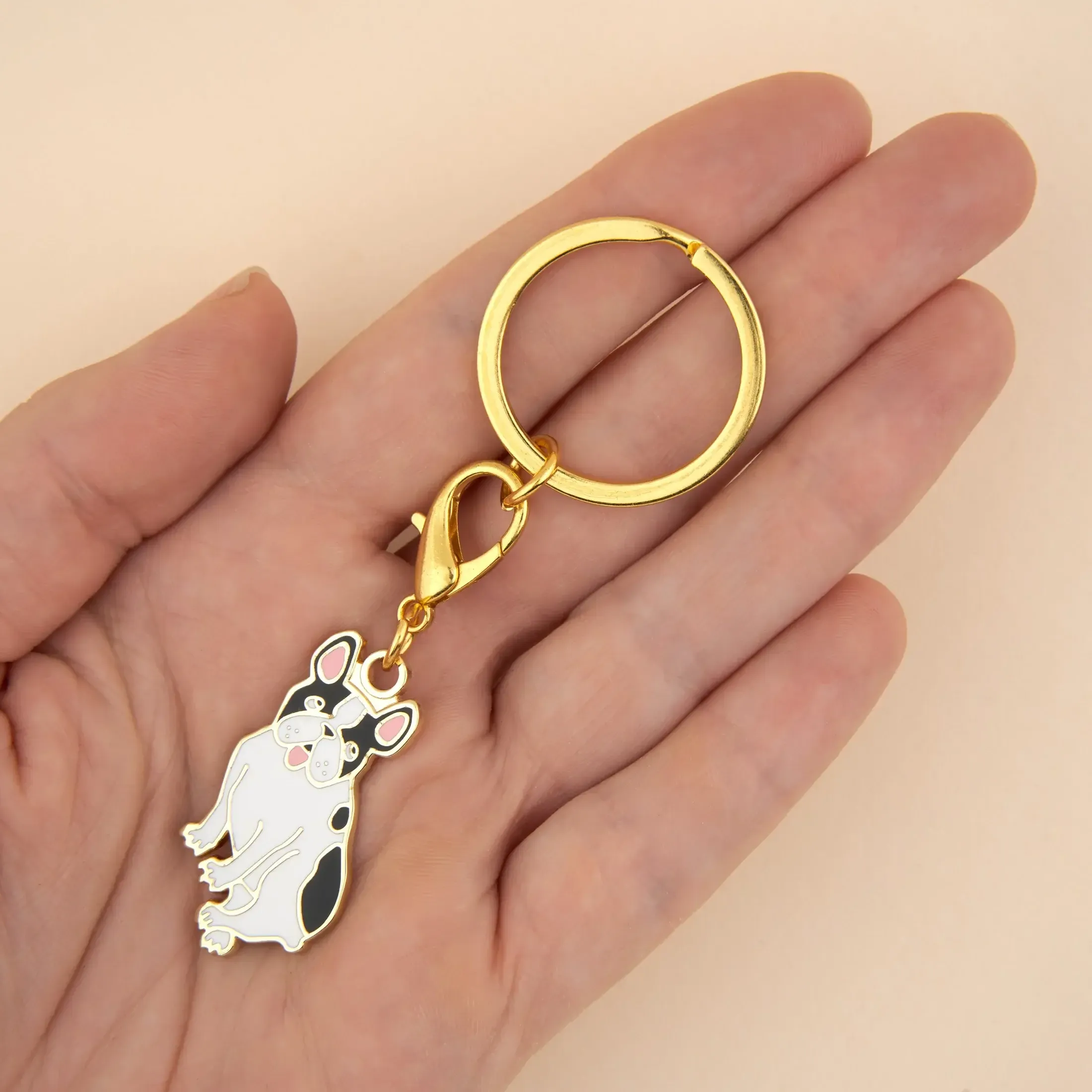 coucou-suzette-accessoire-accessory-cadeau-gift-tendance-mode-trendy-fashion-ouaf-woof-chien-dog-bouledogue-bulldog-porte-cle-clefs-key-ring-black-white-noir-blanc1