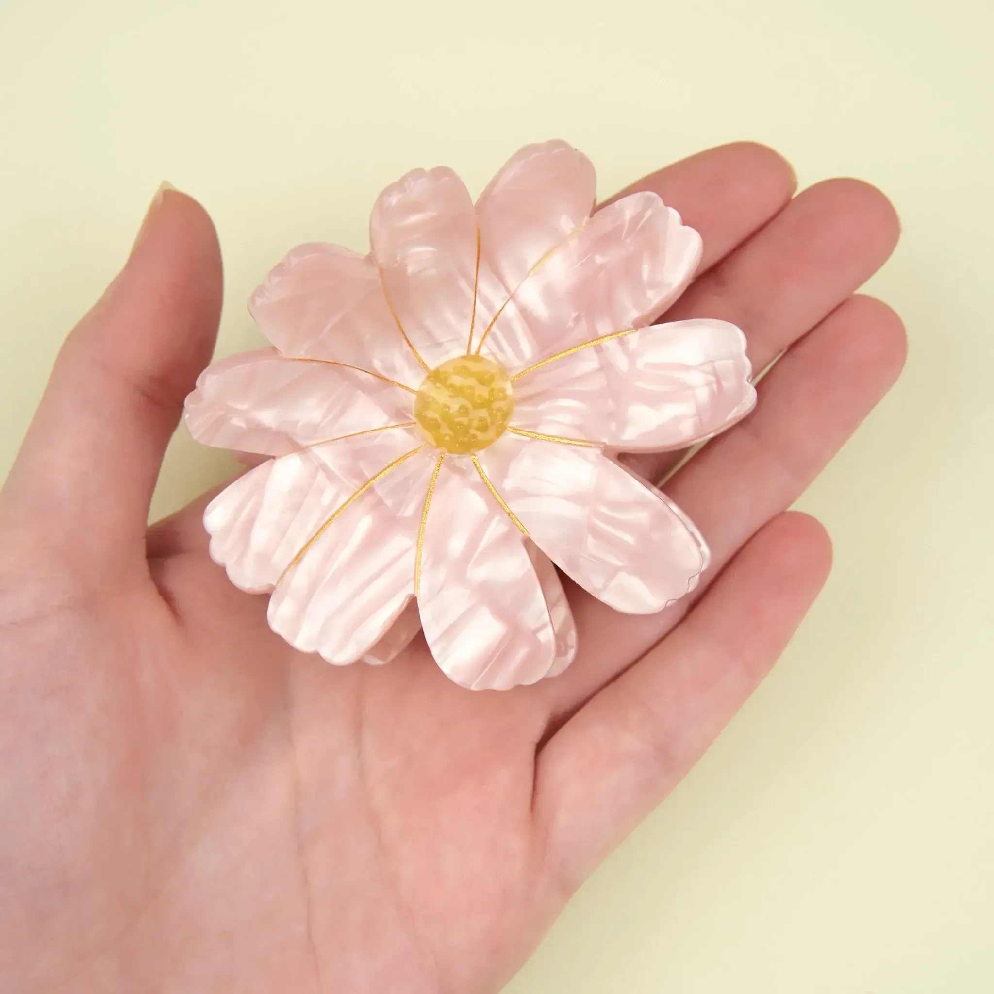 coucou-suzette-accessoire-accessory-cadeau-gift-tendance-mode-trendy-fashion-joli-jardin-lovely-garden-pince-cheveux-hair-claw-printemps-spring-cosmos-fleur-flower-pink-rose