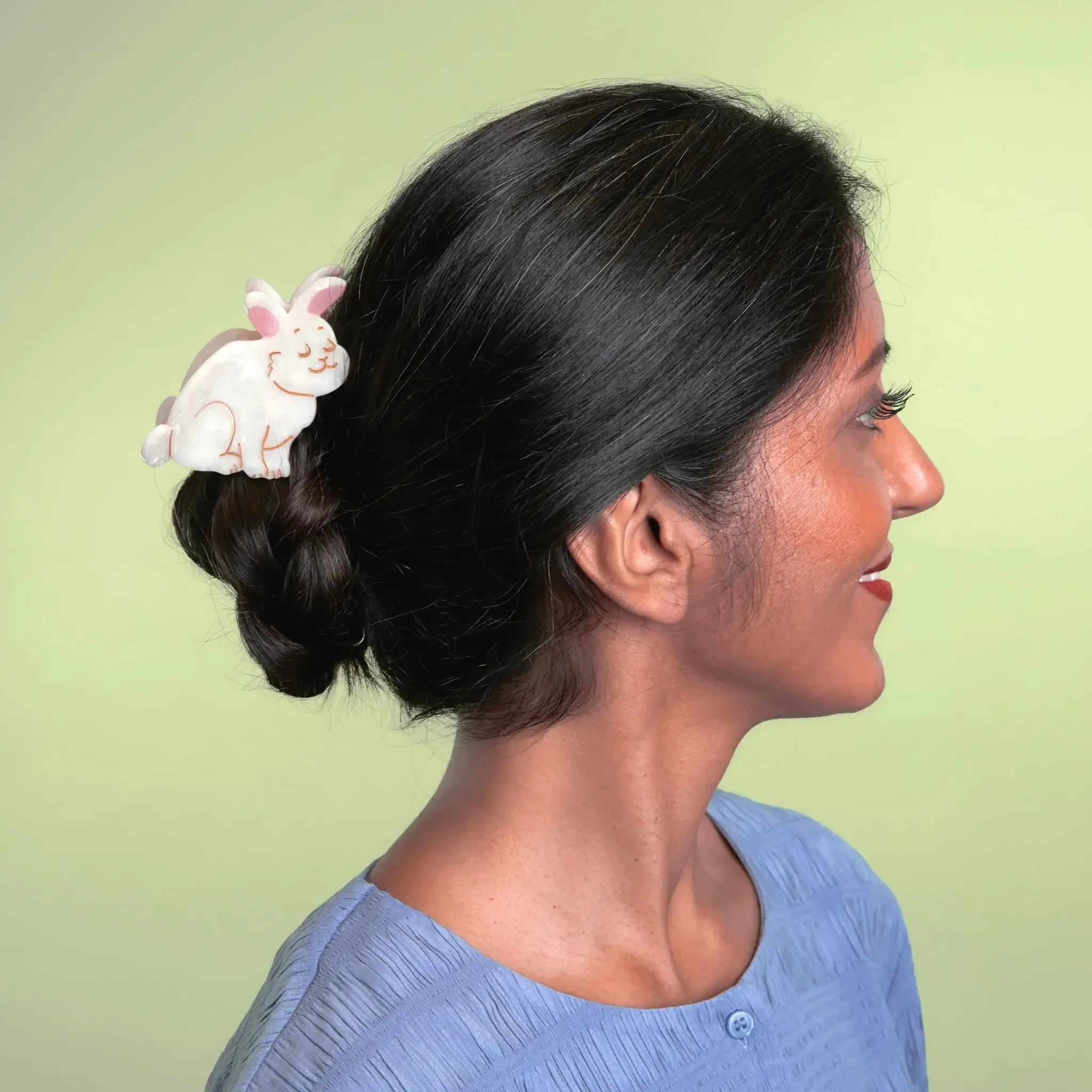 coucou-suzette-accessoire-accessory-cadeau-gift-tendance-mode-trendy-fashion-cottage-pince-cheveux-hair-claw-lapin-rabbit-animal-blanc-white-porte