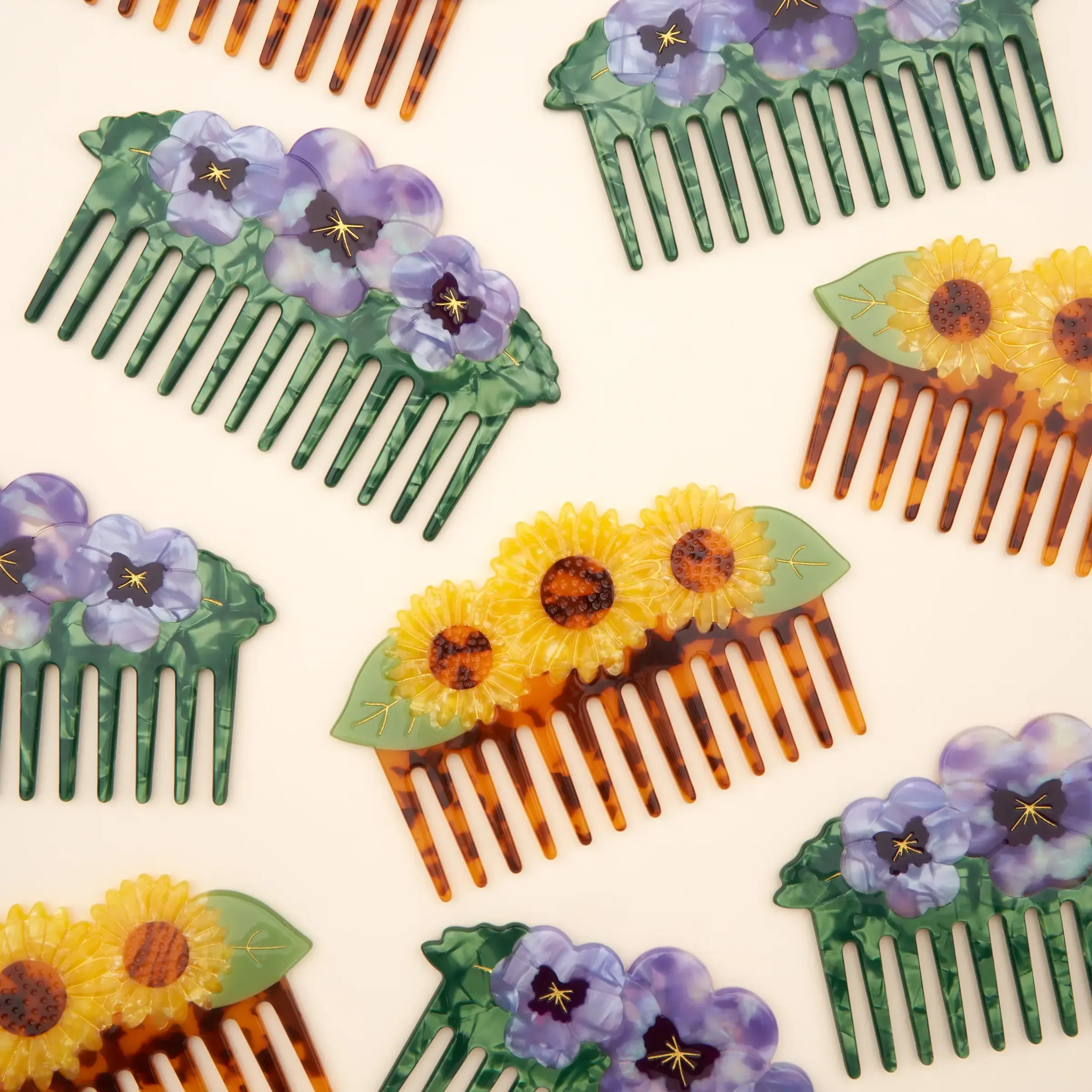 coucou-suzette-accessoire-accessory-cadeau-gift-tendance-mode-trendy-fashion-anniversaire-10-ans-peigne-comb-acetate-fleurs-flower-pensee-pansy-tournesol-sunflower-group