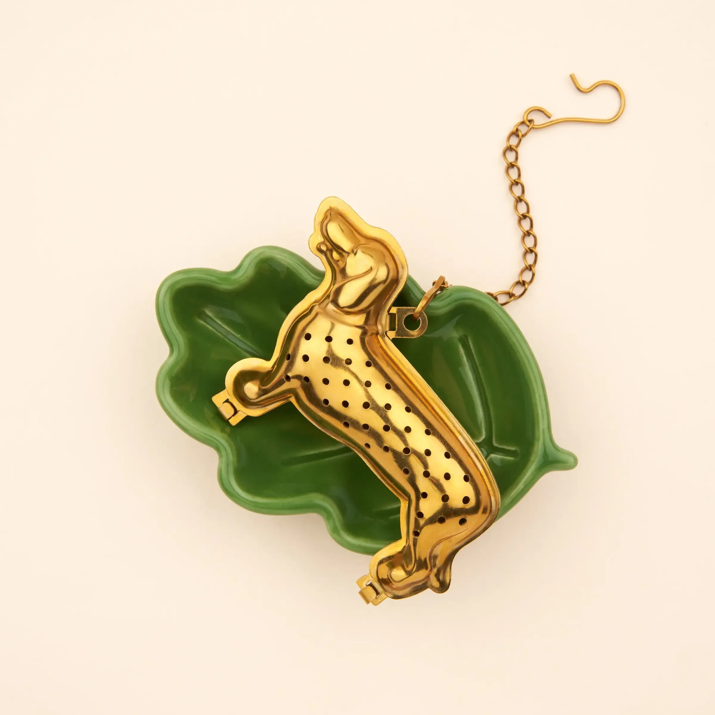 coucou-suzette-accessoire-accessory-cadeau-gift-tendance-mode-trendy-fashion-anniversaire-10-ans-boule-the-tea-ball-teckel-dachshund3