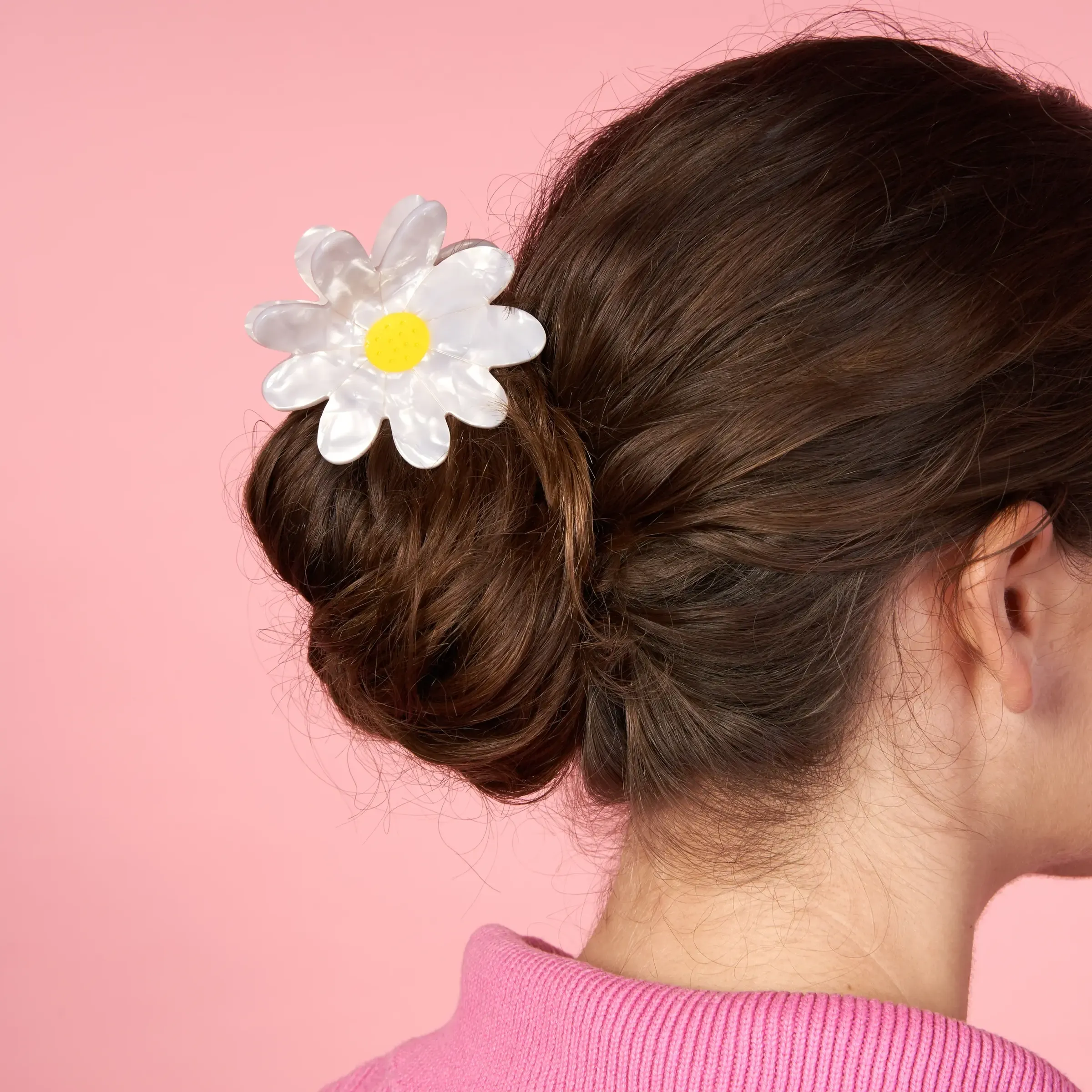 coucou-suzette-accessoire-accessory-cadeau-gift-tendance-mode-trendy-fashion-birthday-anniversaire-10-ans-pince-cheveux-hair-claw-acetate-fleurs-flower-xl-large-marguerite-daisy-blanc_6512bd98-1476-4853-84a1-9e94dec96d4f