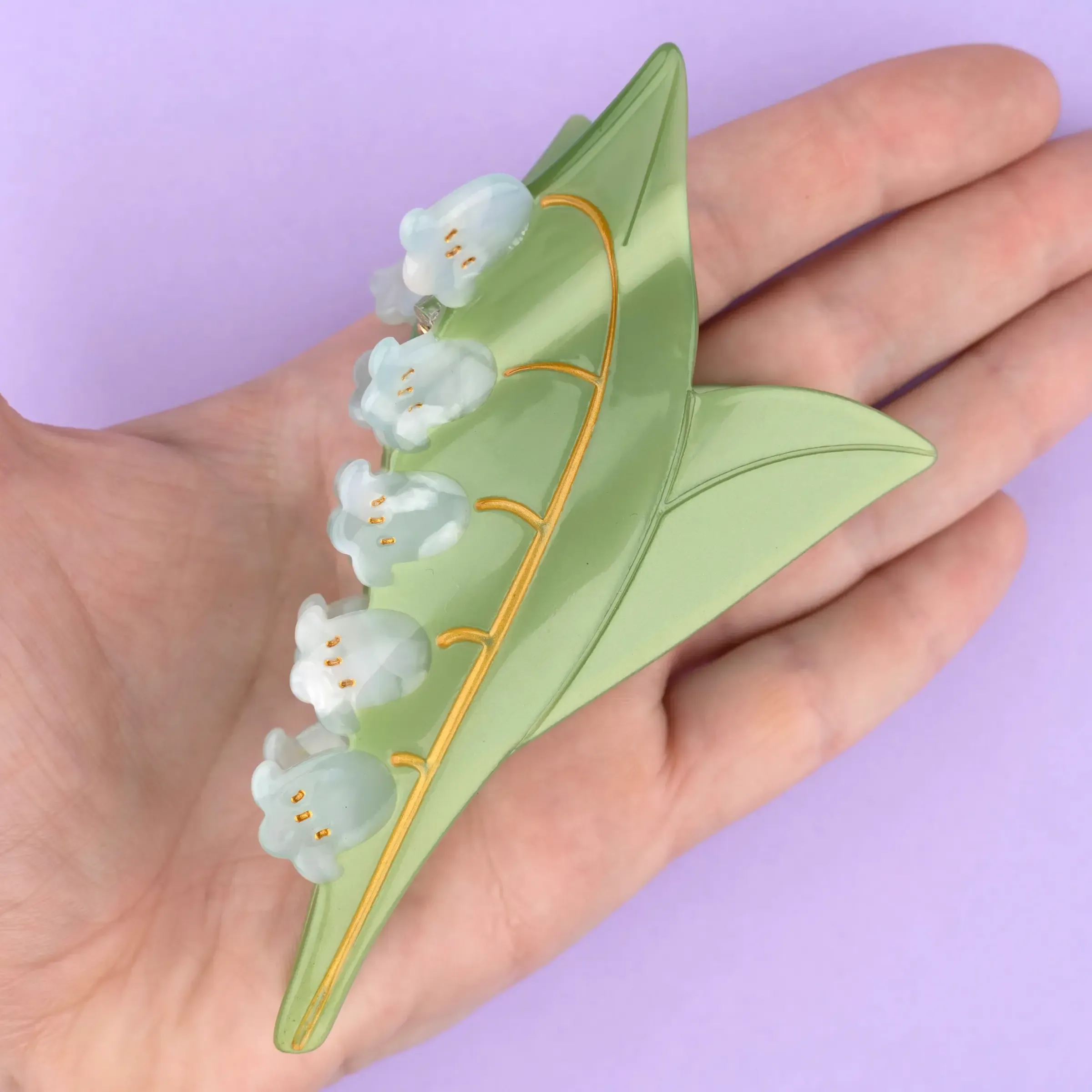 coucou-suzette-accessoire-accessory-cadeau-gift-pince-cheveux-hair-claw-coiffure-hairstyle-acetate-femme-woman-fun-original-colore-colorful-fleur-flower-muguet-lily-of-the-valley-blan_88eed9c1-36ab-47ff-a48a-db2854b2578b