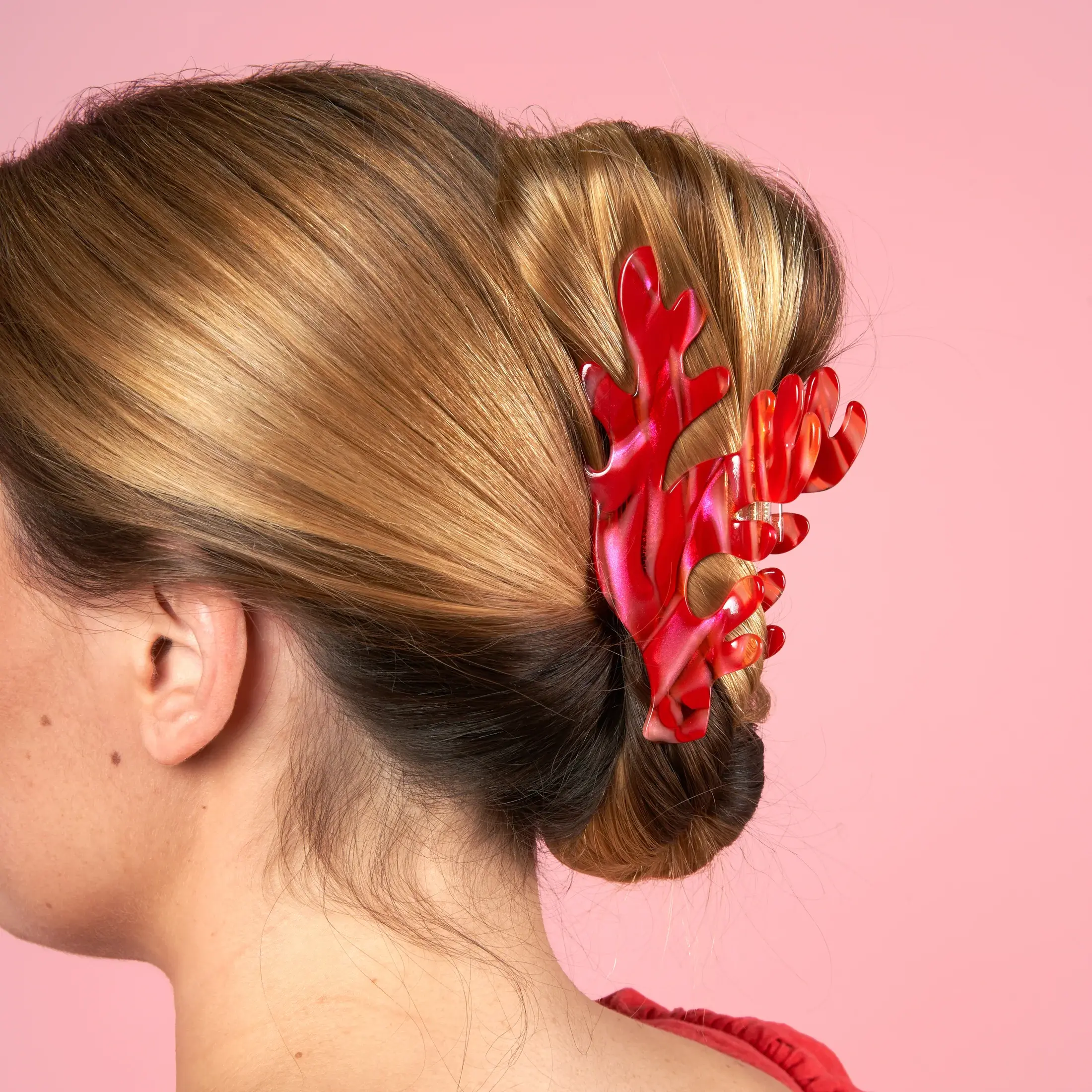 coucou-suzette-accessoire-accessory-cadeau-gift-tendance-trendy-fashion-ete-summer-plouf-splash-mer-sea-pince-cheveux-hair-claw-corail-coral-rouge-red-porte