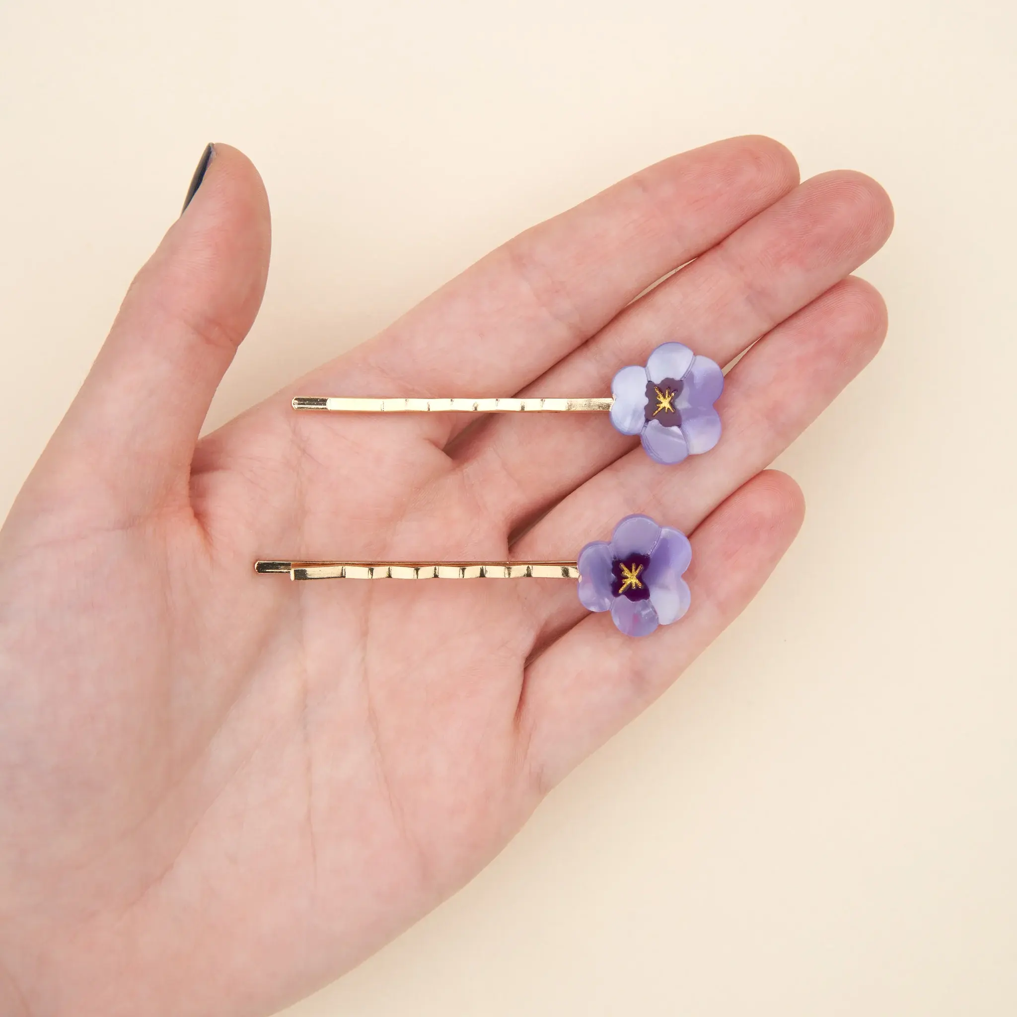 coucou-suzette-accessoire-accessory-cadeau-gift-tendance-trendy-fashion-garden-party-barrette-cheveux-hair-clip-flower-fleur-pensee-pansy2
