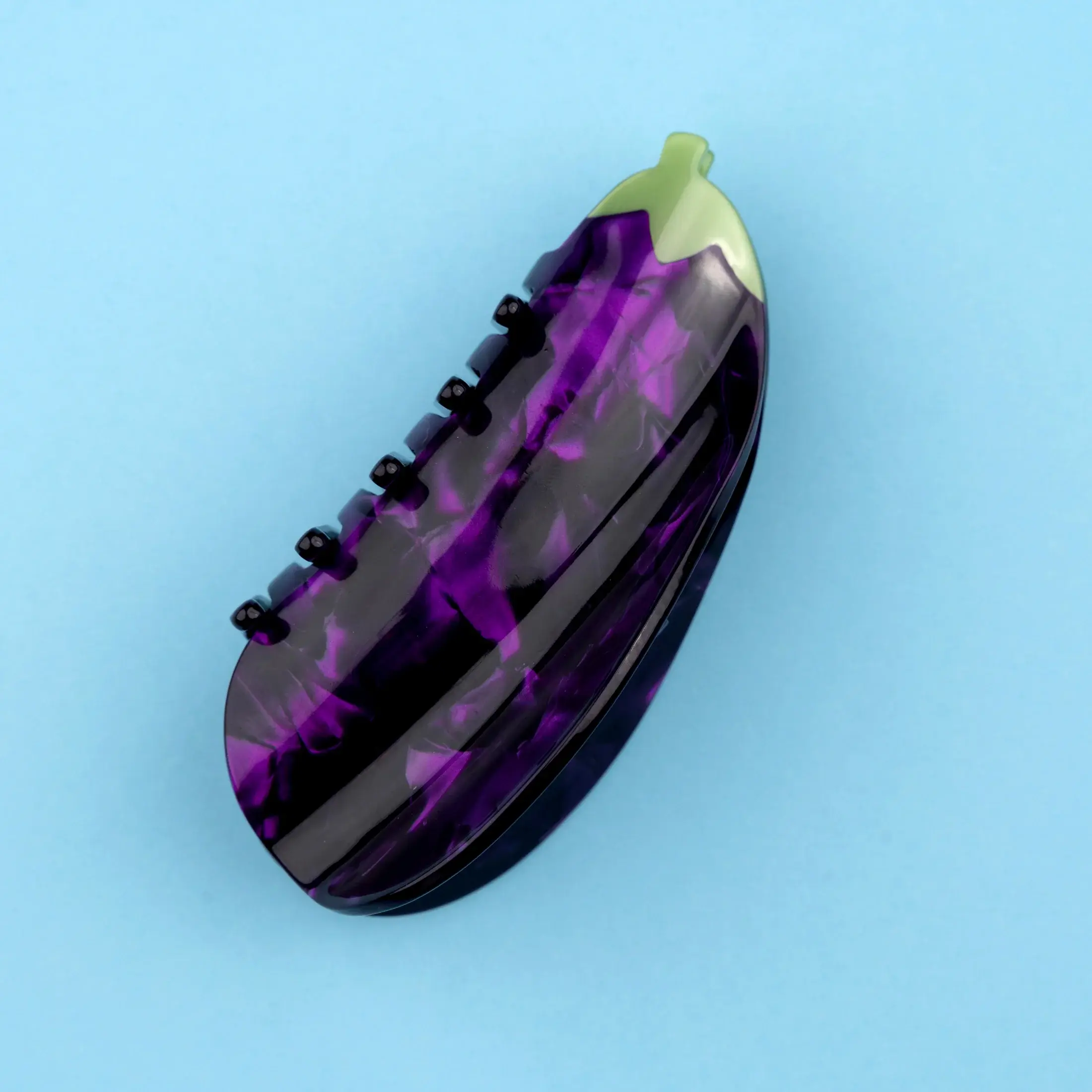 coucou-suzette-accessoire-cheveux-fruit-legume-veggie-kitsch-fruits-hair-claw-fruit-hair-clip-fun-vegs-hairclaw-Meryl-Hubert-Aubergine-hd-1_RETOUCHE-4