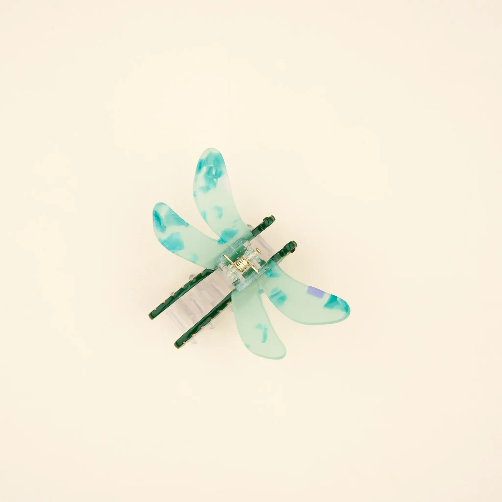 coucou-suzette-accessoire-accessory-cadeau-gift-tendance-trendy-fashion-ete-summer-collab-lucas-du-tertre-pince-cheveux-hair-claw-libellule-dragonfly-vert-green-nacre-pearly2