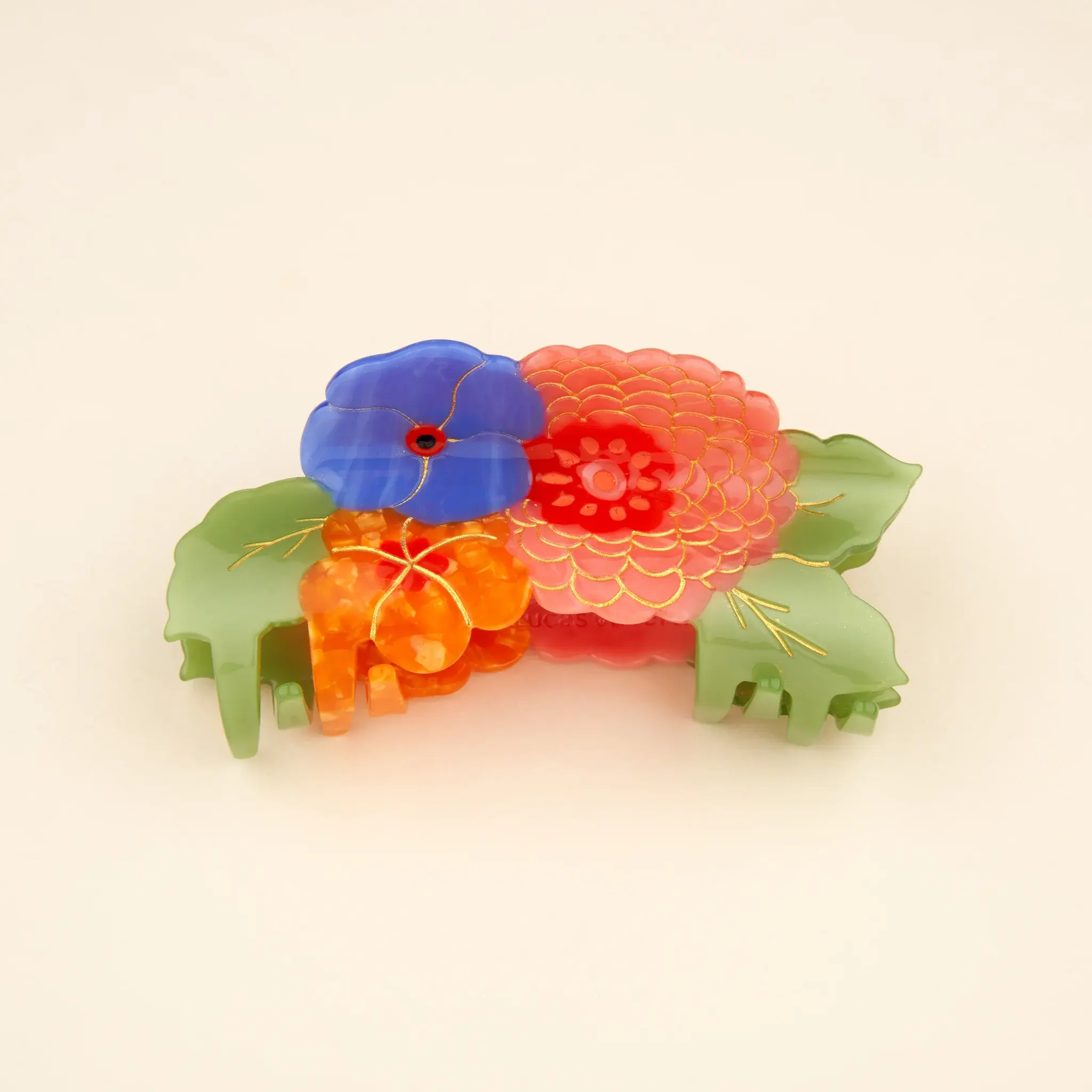coucou-suzette-accessoire-accessory-cadeau-gift-tendance-trendy-fashion-ete-summer-collab-lucas-du-tertre-grande-pince-cheveux-big-hair-claw-floral-fleurs-flowers-bouquet-bleu-blue-or_67aff560-10e1-404d-9e46-bcdc2661078b