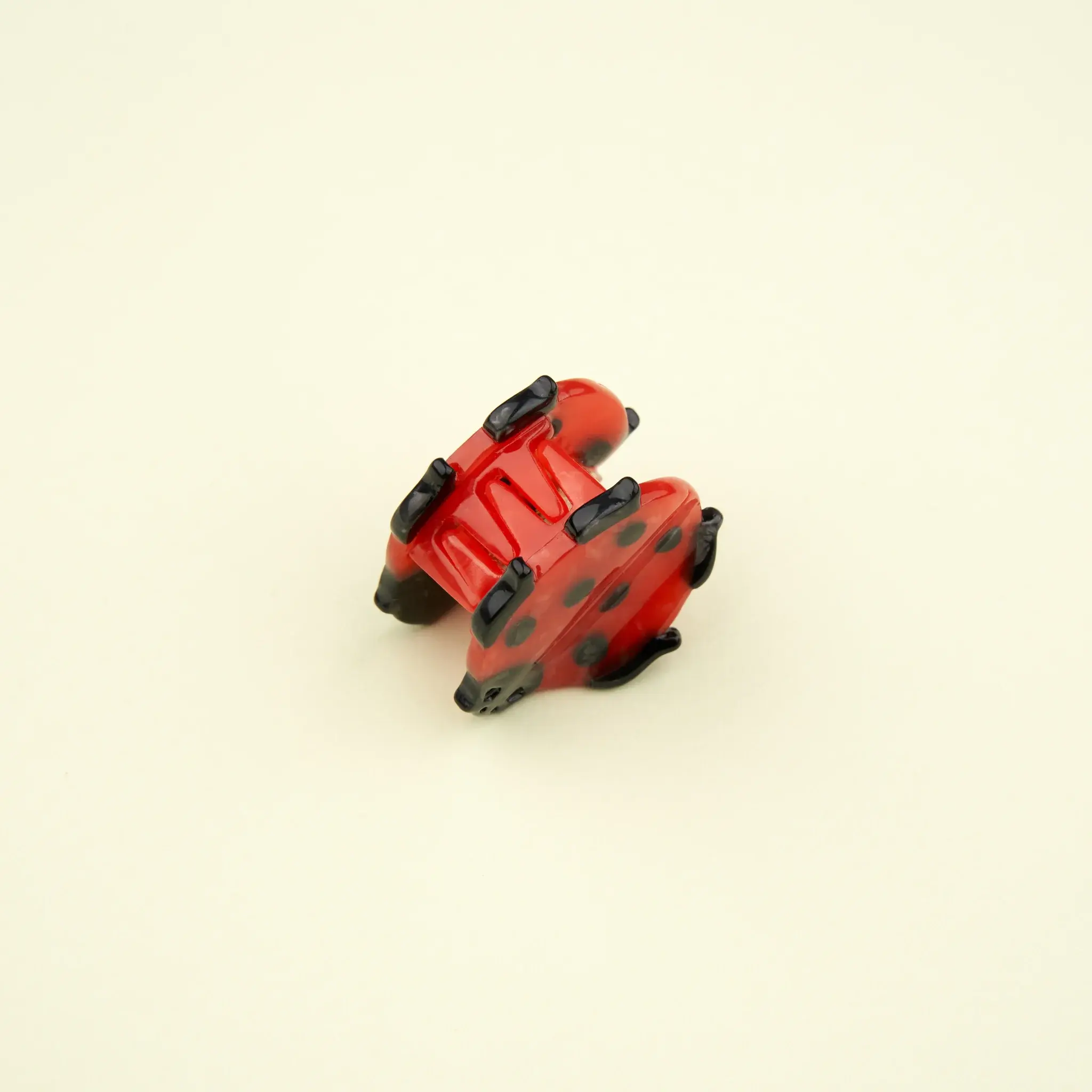 coucou-suzette-accessoire-accessory-cadeau-gift-tendance-mode-trendy-fashion-merveilleuses-bestioles-wonderful-bugs-printemps-spring-mini-pince-cheveux-mini-hairclaw-coccinelle-ladybu_e94a05f2-6b9f-4b36-8b54-e60470bd7567