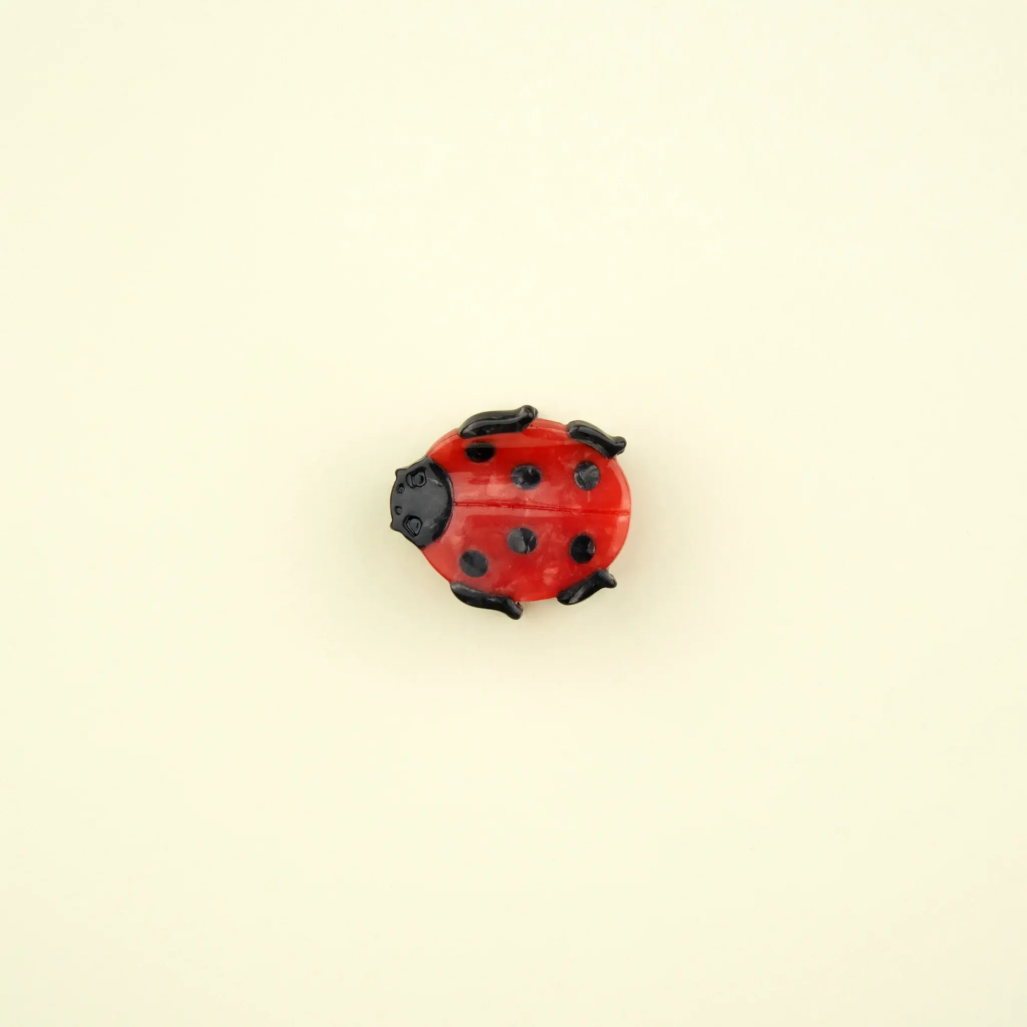 coucou-suzette-accessoire-accessory-cadeau-gift-tendance-mode-trendy-fashion-merveilleuses-bestioles-wonderful-bugs-printemps-spring-mini-pince-cheveux-mini-hairclaw-coccinelle-ladybu_3ed6731b-2f5b-4e45-a1cc-9ac8ec6b272e