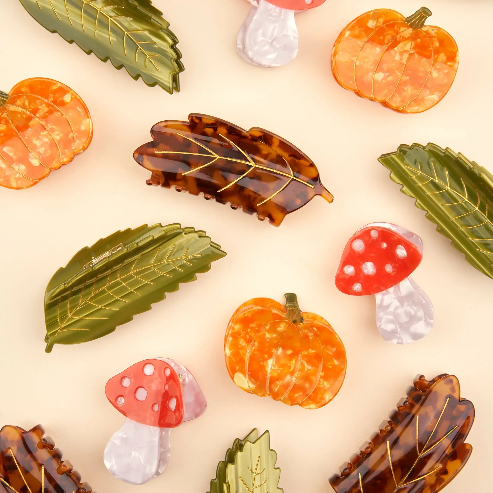 coucou-suzette-accessoire-accessory-cadeau-gift-tendance-mode-trendy-fashion-dinette-automne-fall-tea-party-hair-claw-barrette-feuille-arbre-leaf-tree-pomme-apple-pumpkin-citrouille-c_d50eaa92-b6c4-4266-8c5e-9ebdf862a929