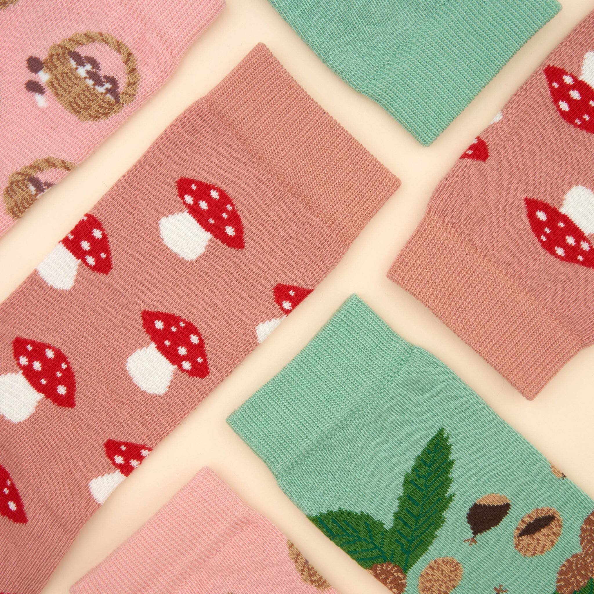 coucou-suzette-accessoire-accessory-cadeau-gift-tendance-mode-trendy-fashion-cueillette-automne-autumn-picking-harvest-chaussettes-socks-mixte-unisex-cotton-coton-madeinfrance-champig_accf71f5-330b-4eb0-99ae-a745893bd56c