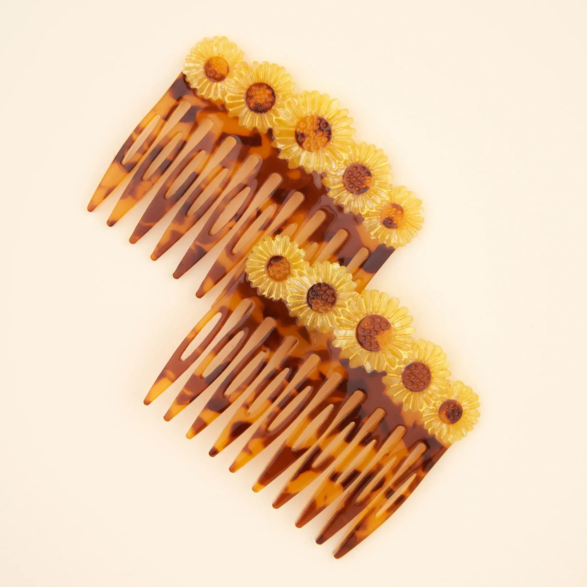 coucou-suzette-accessoire-accessory-cadeau-gift-tendance-trendy-fashion-il-etait-une-fois-once-upon-a-time-autumn-automne-peignes-coiffure-hairbrush-set-tournesol-sunflower-jaune-yell_151fc392-b0e3-403d-8042-ac0dc17a8da3