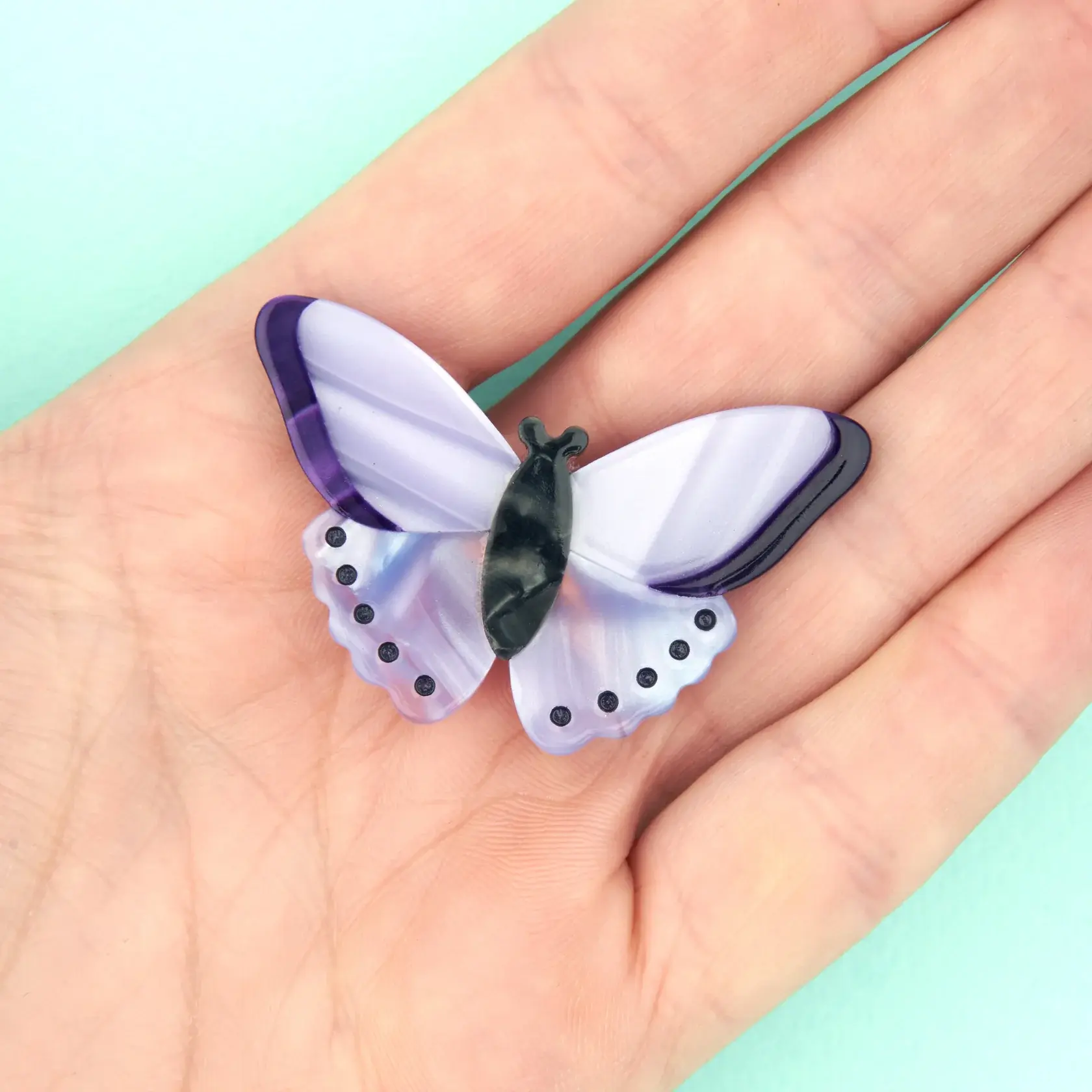 coucou-suzette-accessoire-accessory-cadeau-gift-tendance-mode-trendy-fashion-merveilleuses-bestioles-wonderful-bugs-printemps-spring-barrette-hairclip-papillon-butterfly-mauve-purple_dfdd5558-97c7-445a-ae08-69751a12981f
