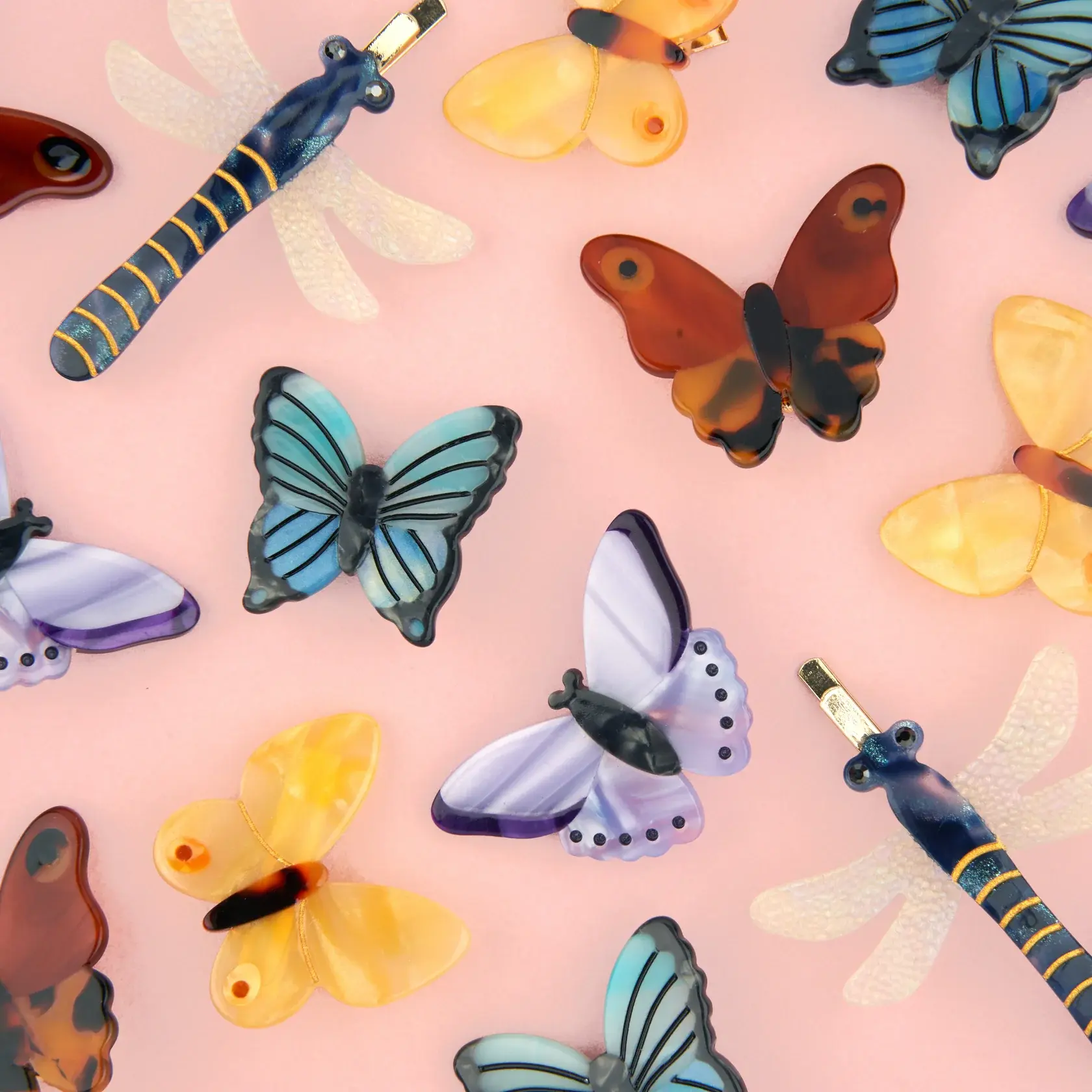 coucou-suzette-accessoire-accessory-cadeau-gift-tendance-mode-trendy-fashion-merveilleuses-bestioles-wonderful-bugs-printemps-spring-barrette-hairclip-dragonfly-libellule-papillon-but_377c91bd-032b-4c76-867b-c37d40804b5f