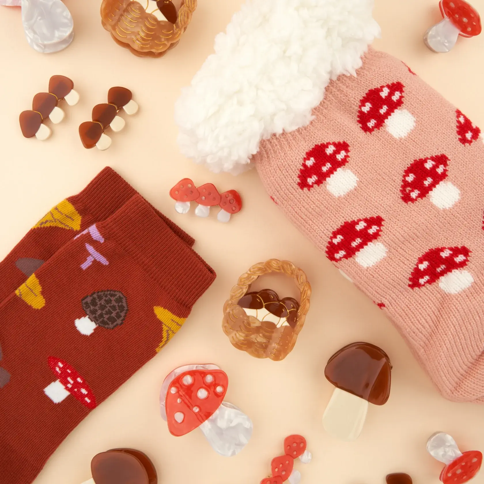 coucou-suzette-accessoire-accessory-cadeau-gift-tendance-trendy-fashion-il-etait-une-fois-once-upon-a-time-autumn-automne-chaussettes-socks-cotton-coton-champignons-mushrooms-cueillet