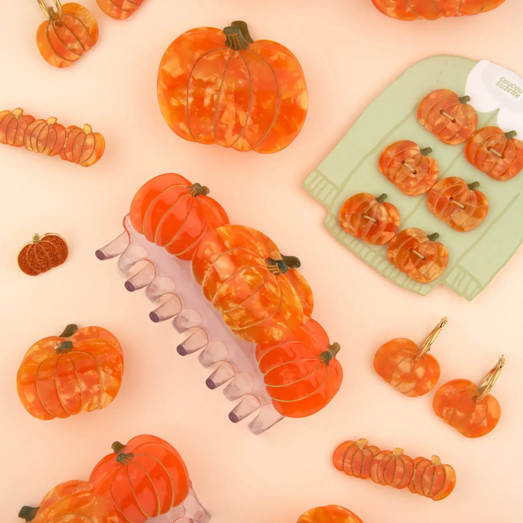 coucou-suzette-accessoire-accessory-cadeau-gift-tendance-mode-trendy-fashion-cueillette-automne-autumn-picking-harvest-grande-pince-cheveux-hair-claw-acetate-citrouille-pumpkin-orange_d7dbf852-f0a0-489f-96c4-2f9ee2d621c1