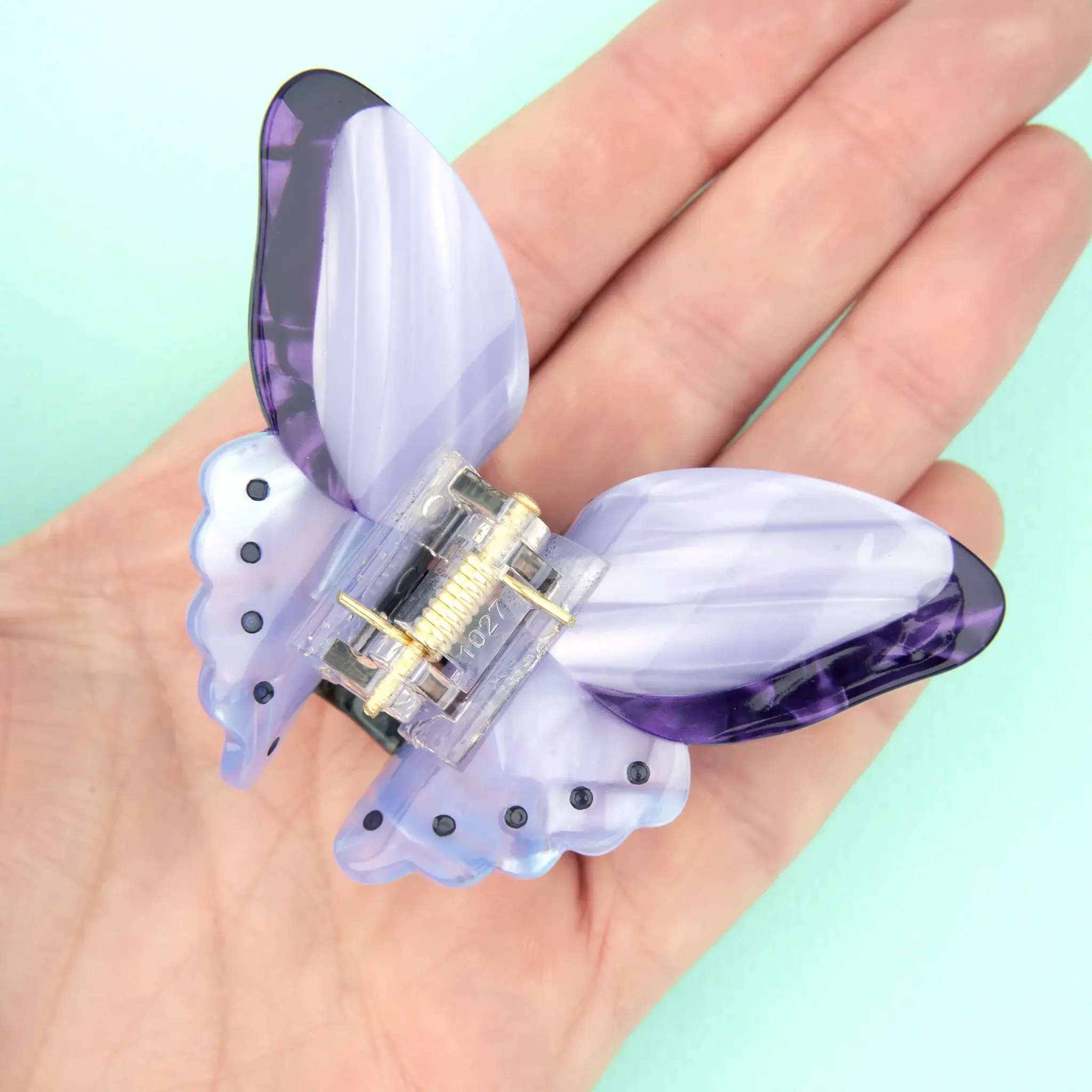 coucou-suzette-accessoire-accessory-cadeau-gift-tendance-mode-trendy-fashion-merveilleuses-bestioles-wonderful-bugs-printemps-spring-pince-cheveux-hairclaw-papillon-butterfly-mauve-vi_fcce5736-b4f7-4526-9716-d3ba78c13fc2