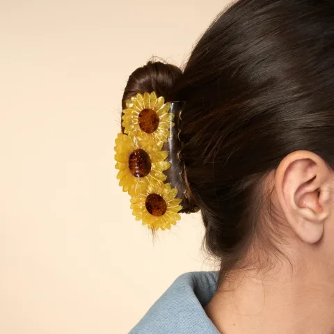 coucou-suzette-accessoire-accessory-cadeau-gift-tendance-mode-trendy-fashion-birthday-anniversaire-10-ans-pince-cheveux-hair-claw-acetate-fleurs-flower-xl-large-tournesol-sunflower-ja_aa98ed1f-46db-4f72-b9a4-d2ba43d4c994